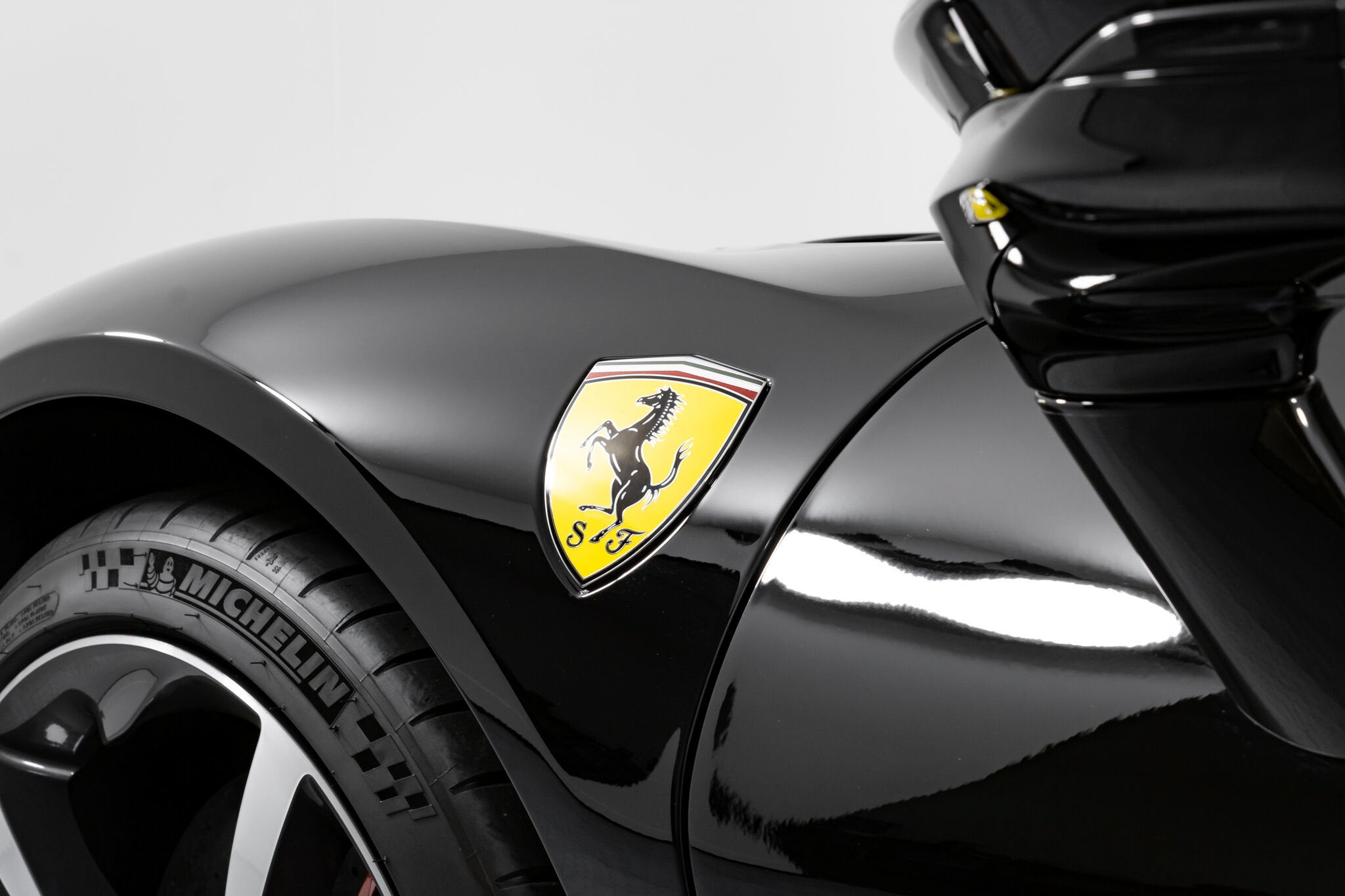2022 Ferrari SF90 Base - Photo 13