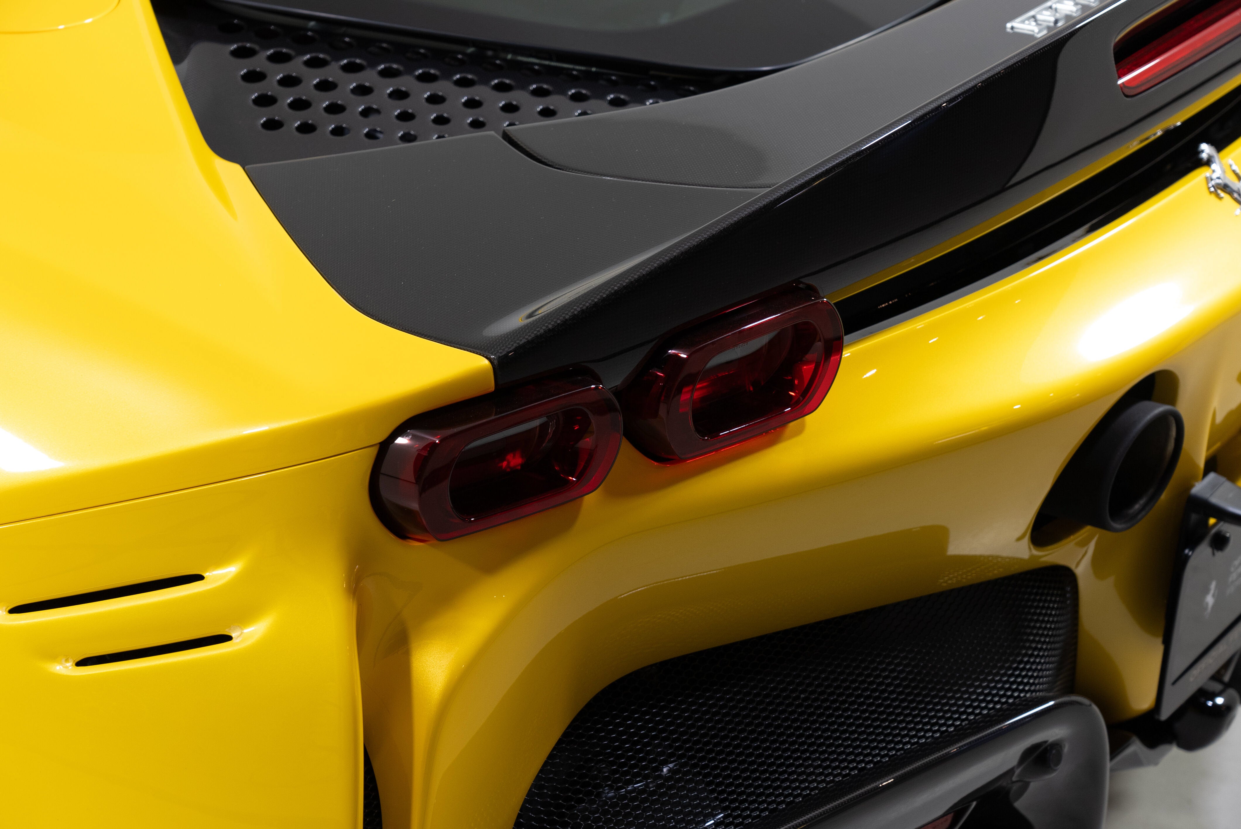 2023 Ferrari SF90 Base - Photo 21