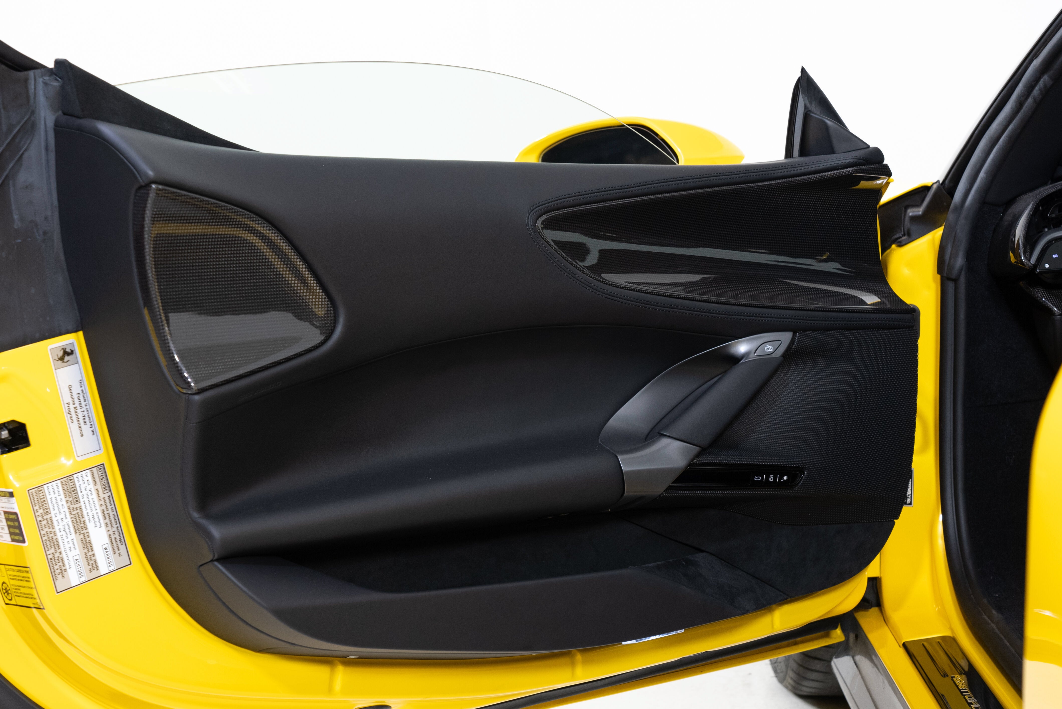 2023 Ferrari SF90 Base - Photo 37