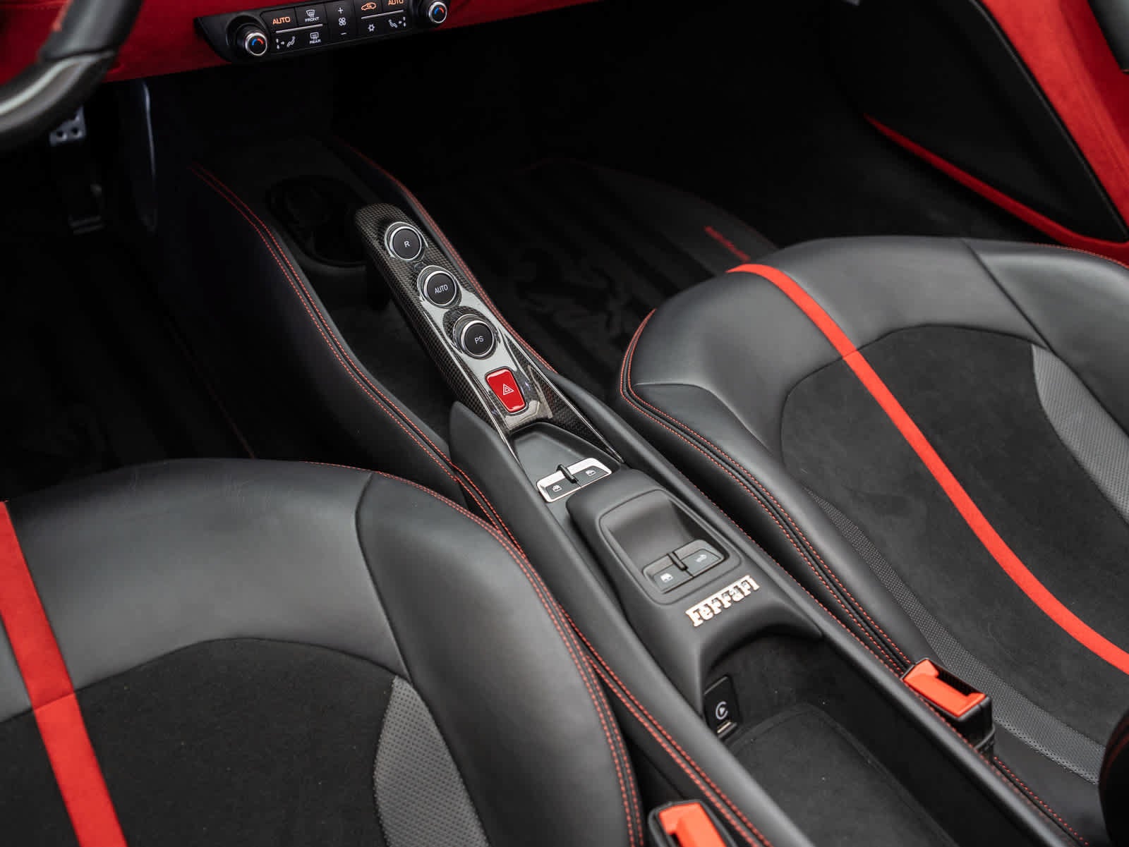 2022 Ferrari F8 Base - Photo 18