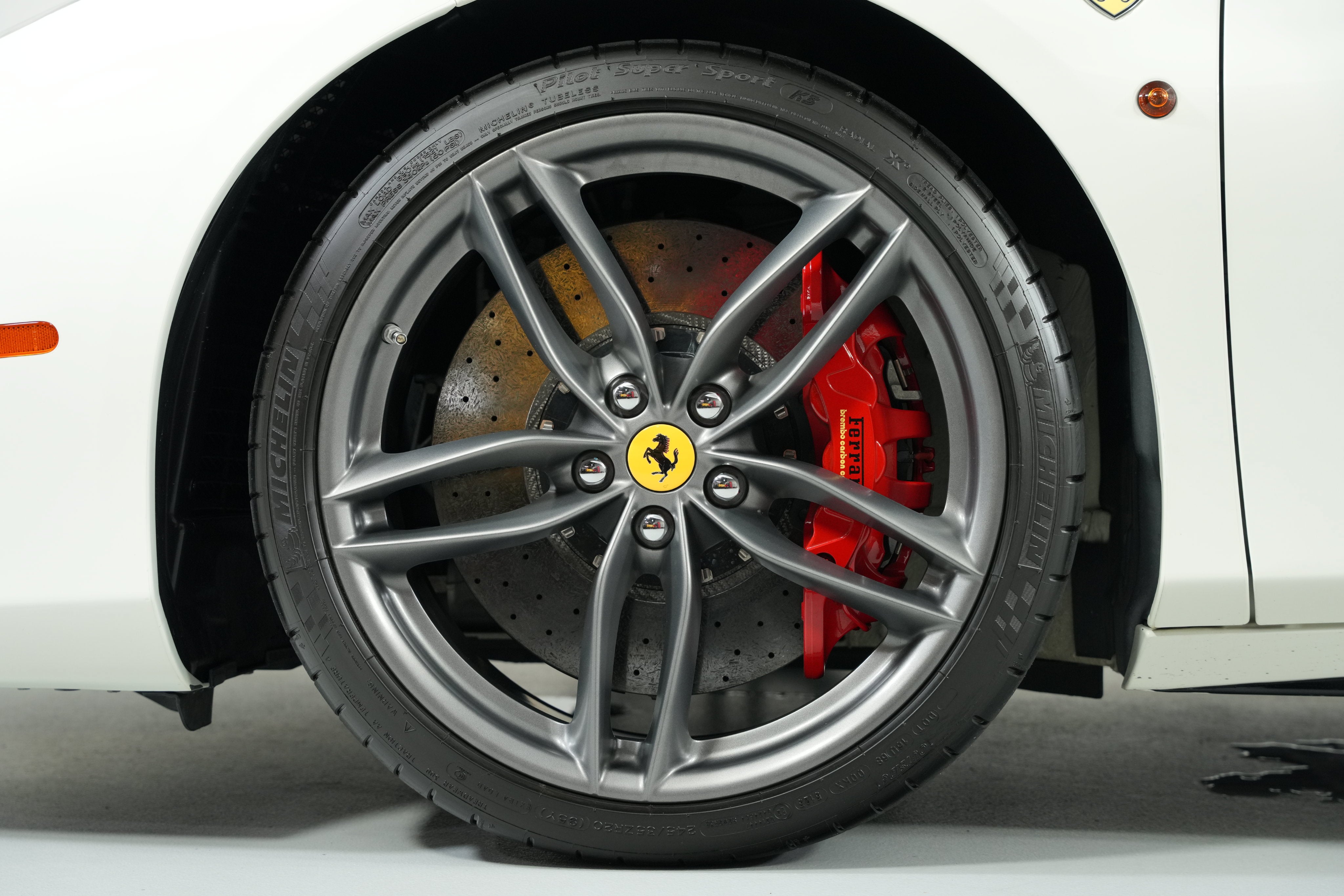 2017 Ferrari 488 GTB Base - Photo 9