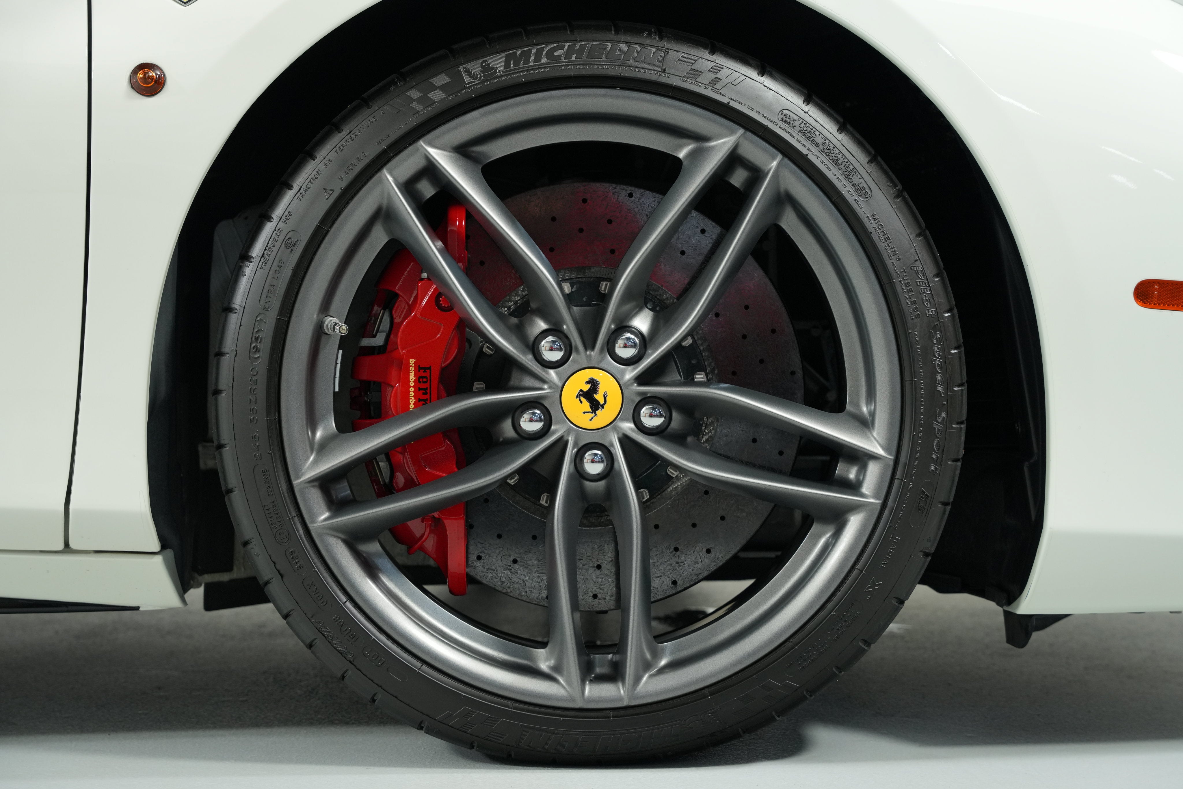 2017 Ferrari 488 GTB Base - Photo 18