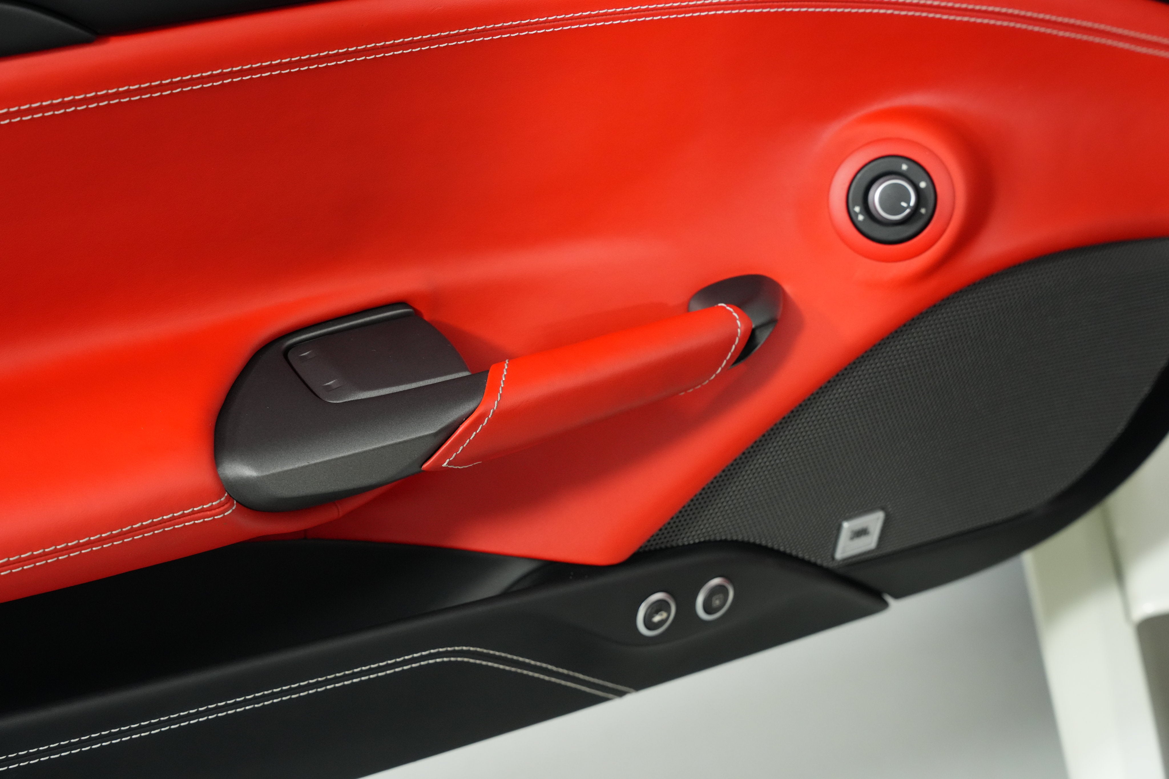 2017 Ferrari 488 GTB Base - Photo 29