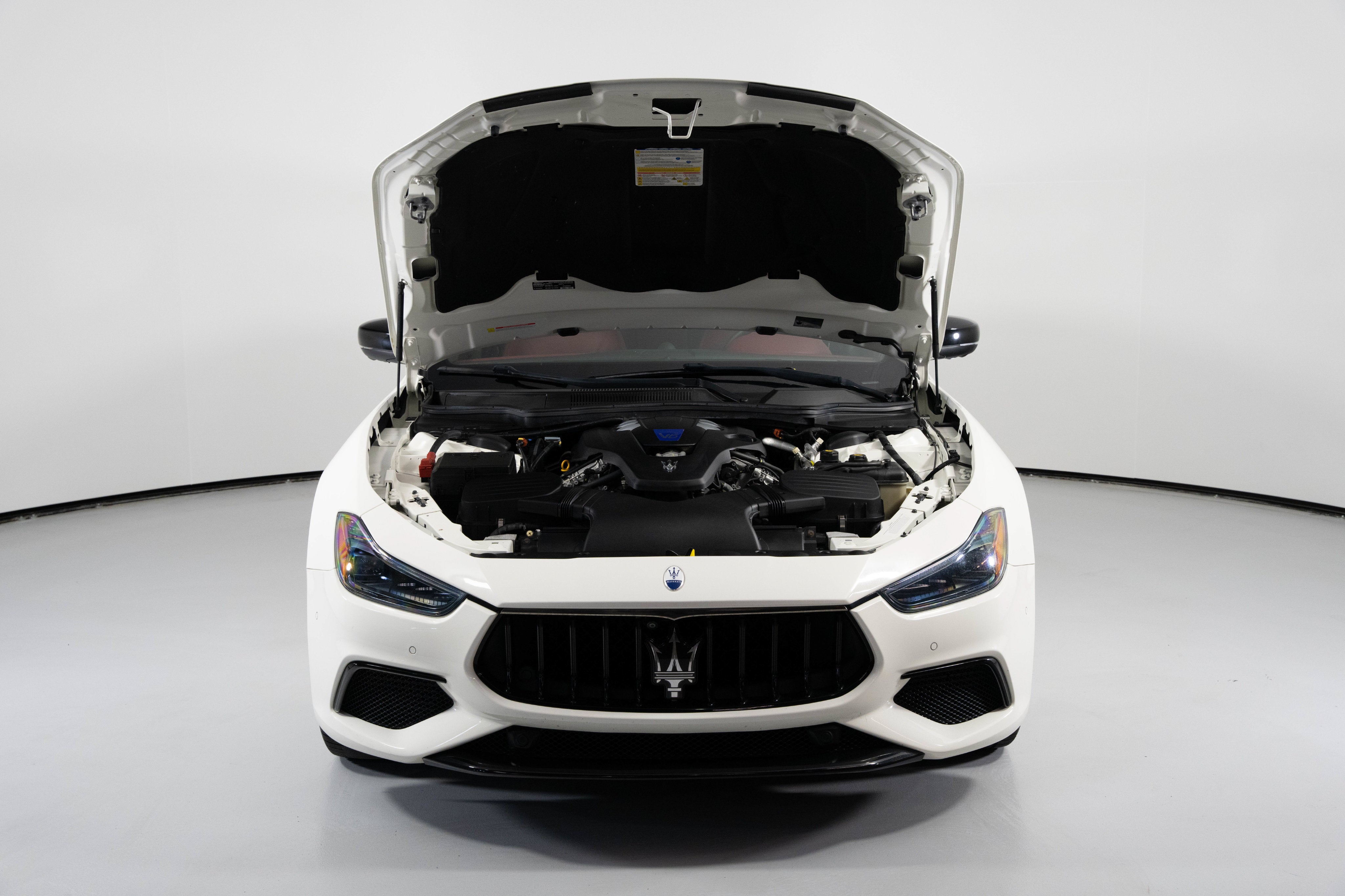 Used 2023 Bianco Maserati Modena Q4 image 3
