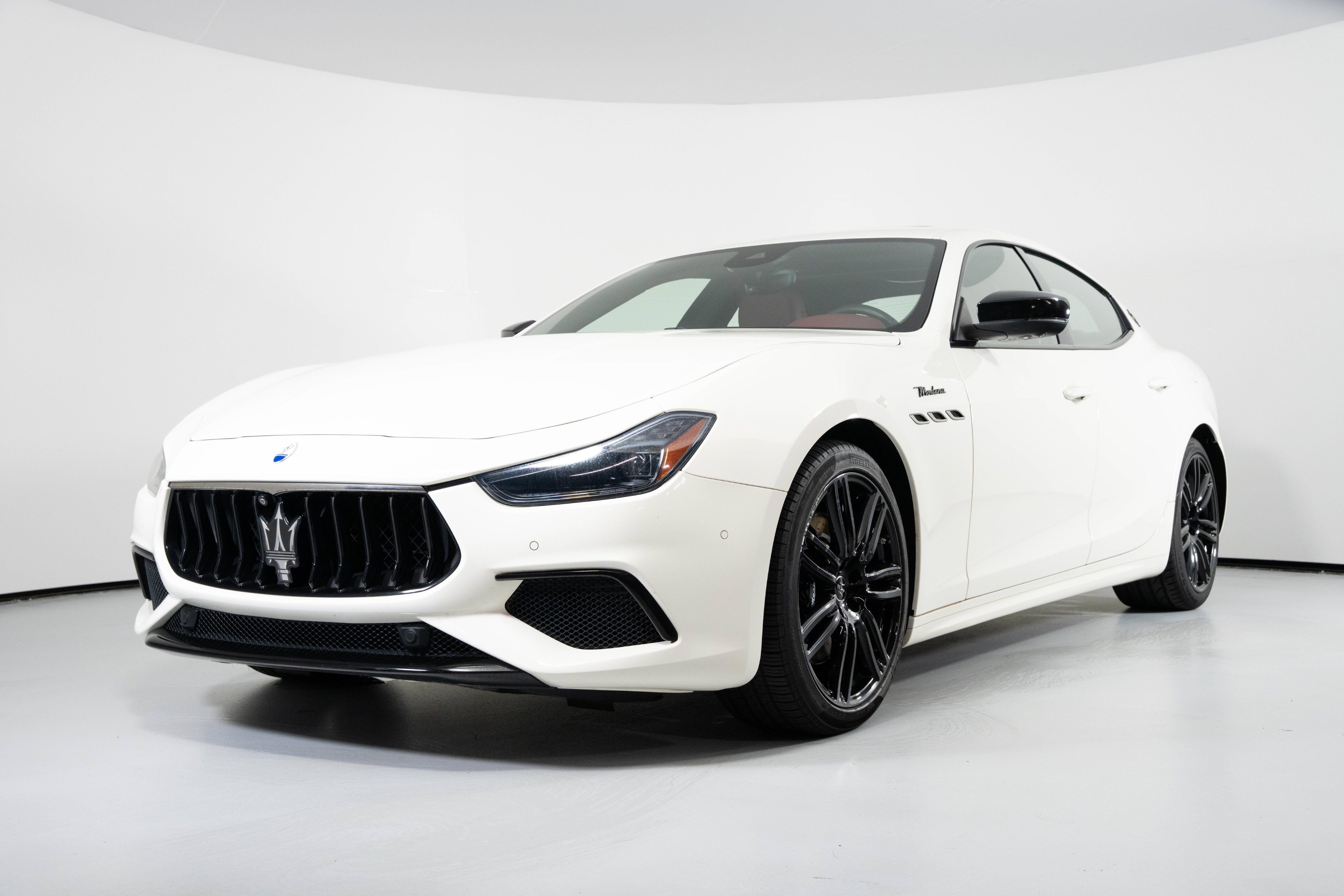 Used 2023 Bianco Maserati Modena Q4 image 5