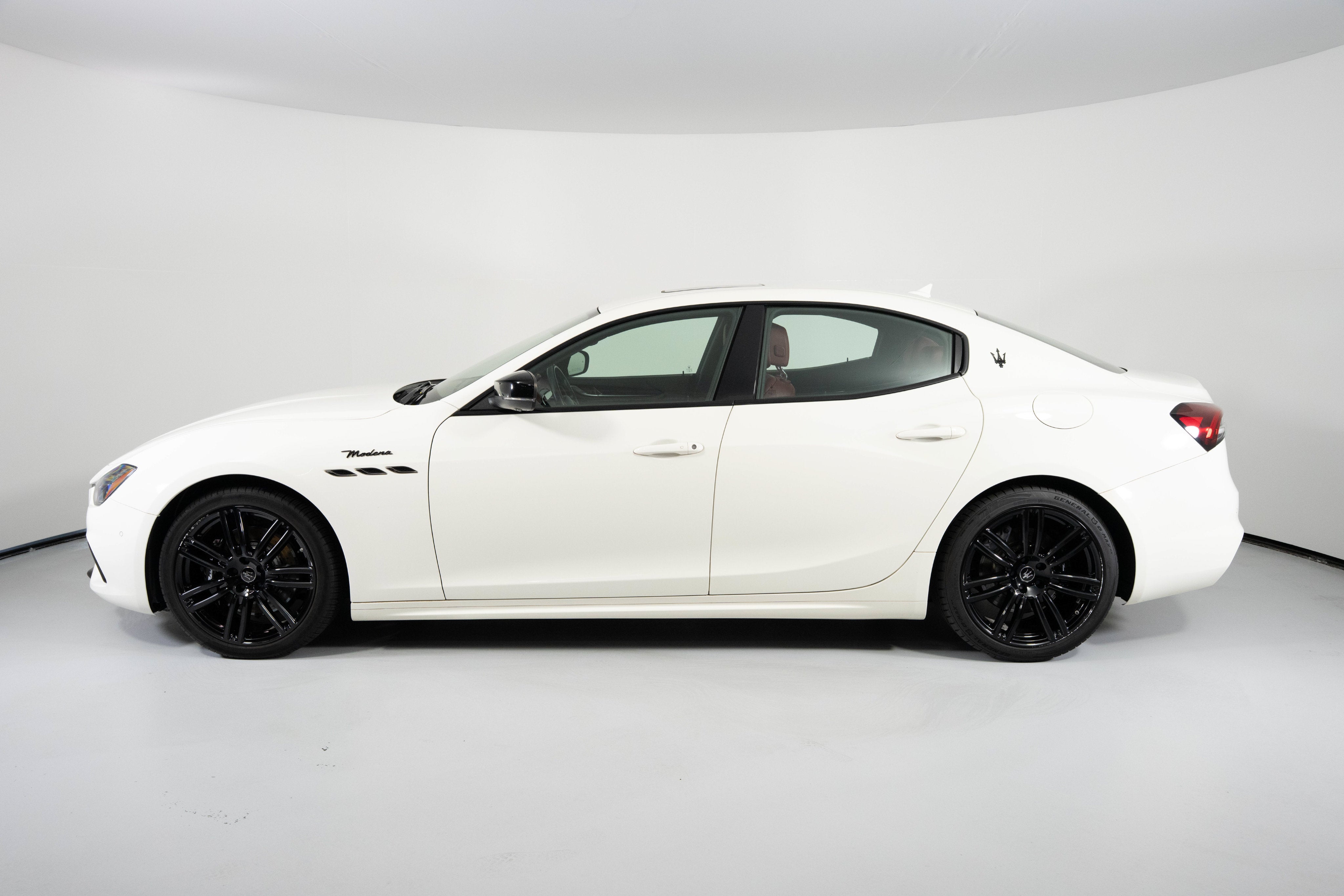 Used 2023 Bianco Maserati Modena Q4 image 6