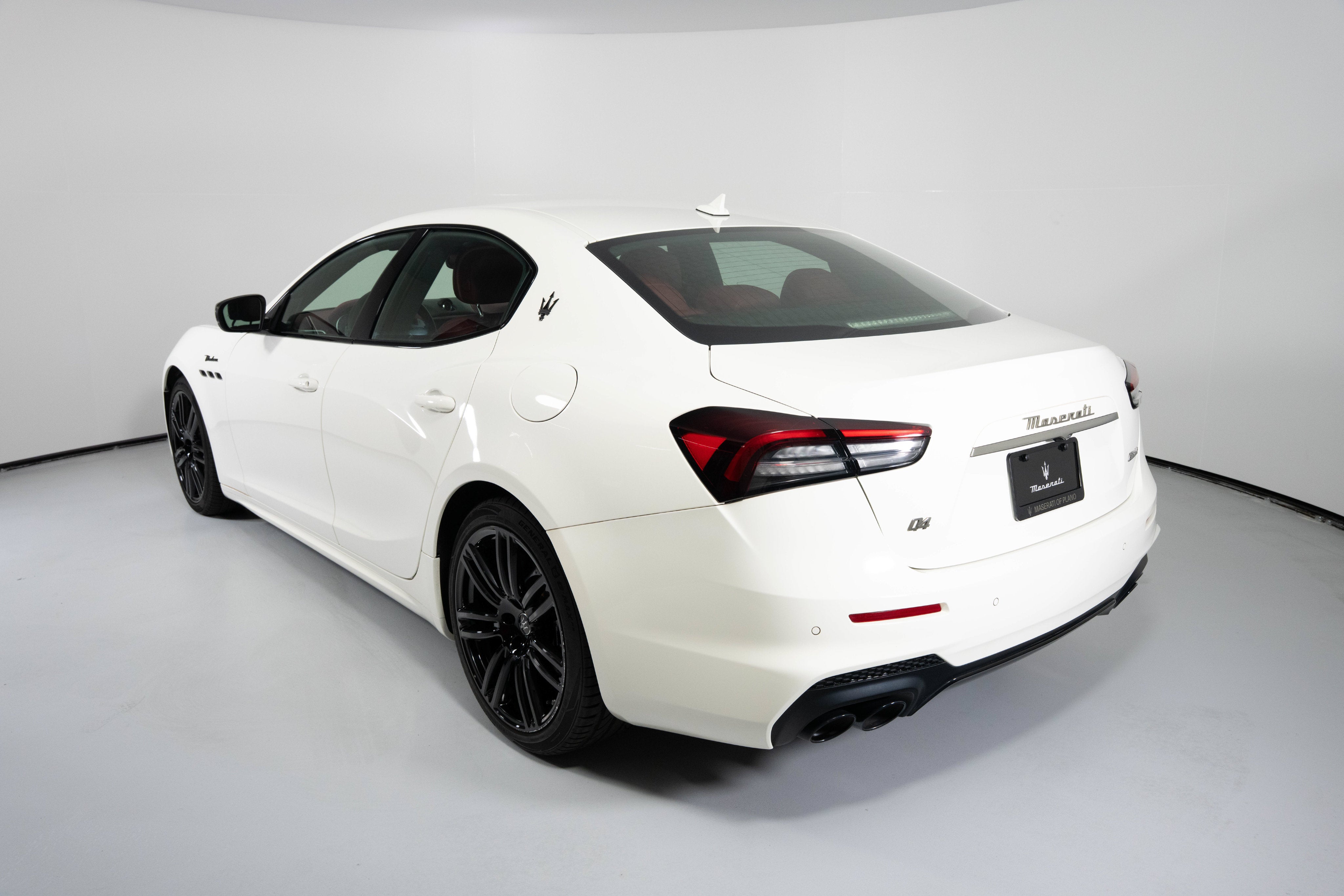 Used 2023 Bianco Maserati Modena Q4 image 9