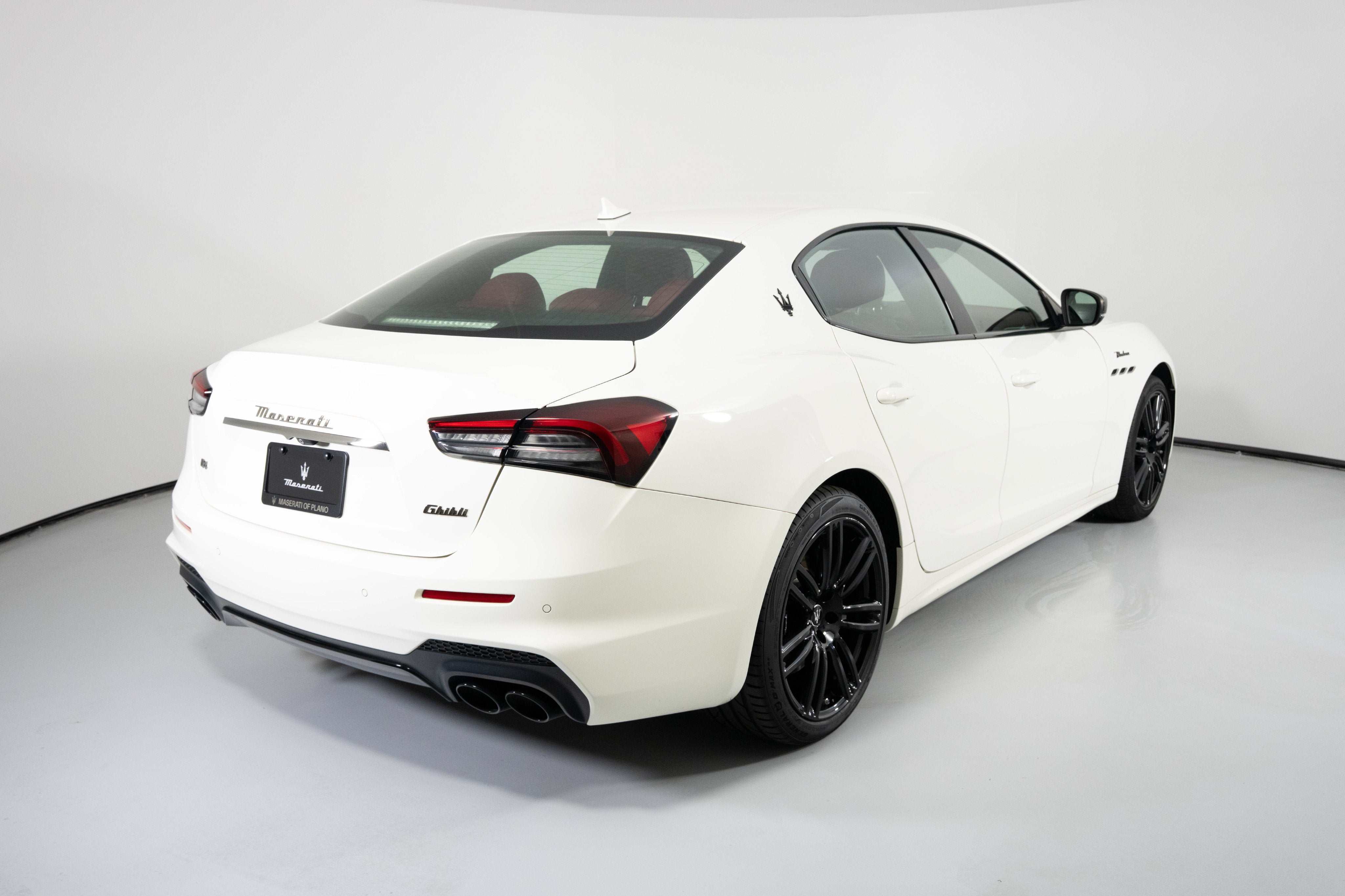 Used 2023 Bianco Maserati Modena Q4 image 14