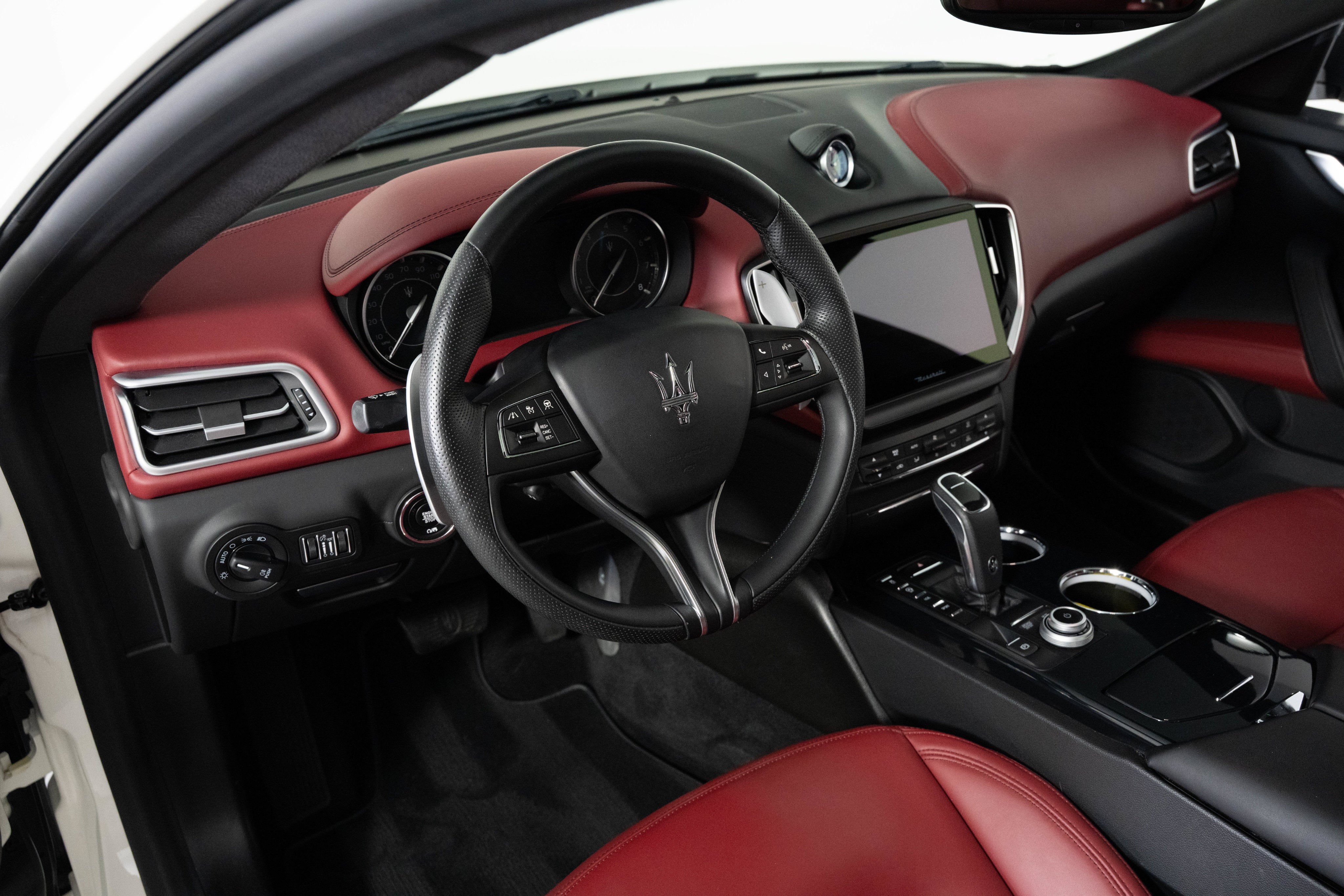 Used 2023 Bianco Maserati Modena Q4 image 19