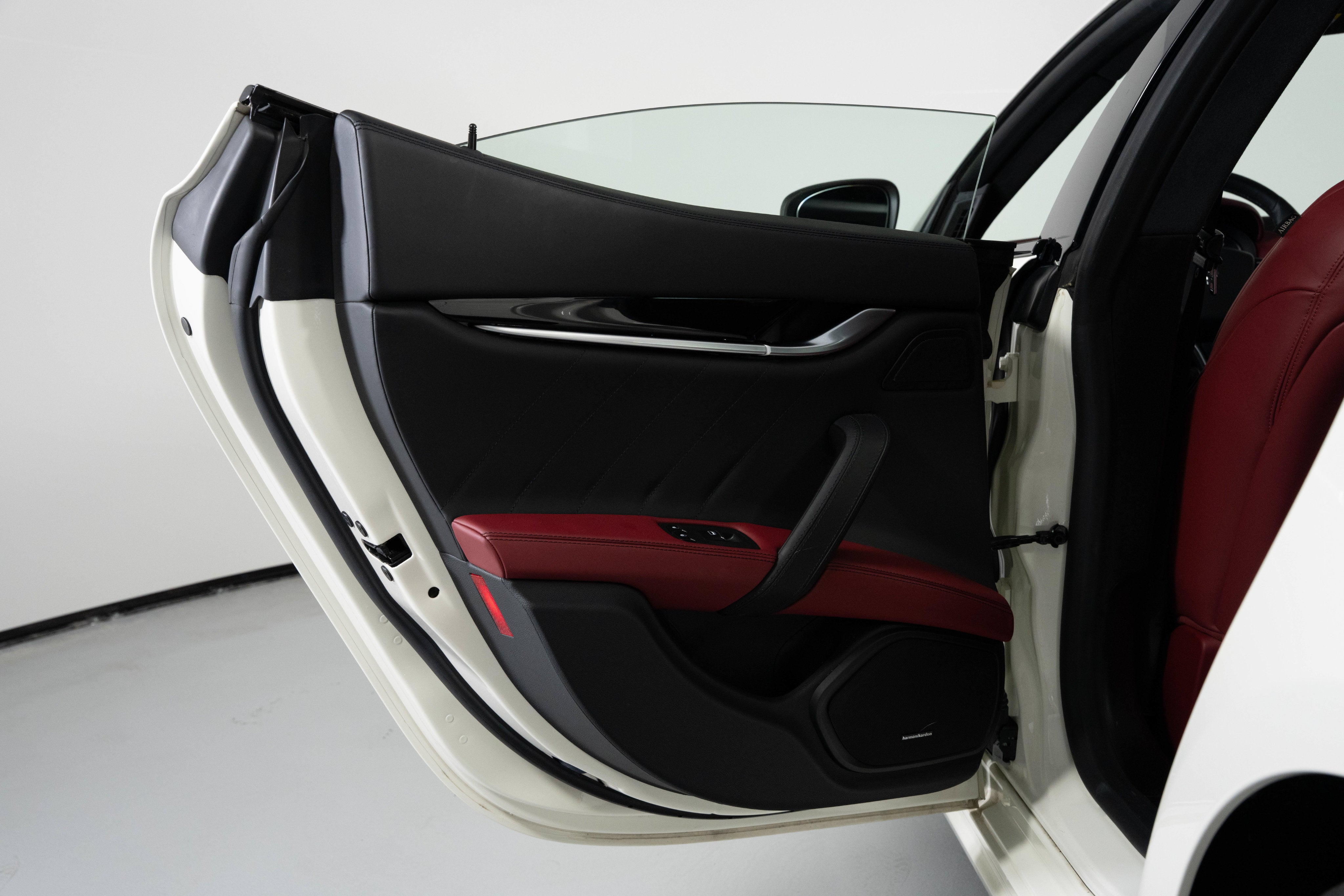 Used 2023 Bianco Maserati Modena Q4 image 27