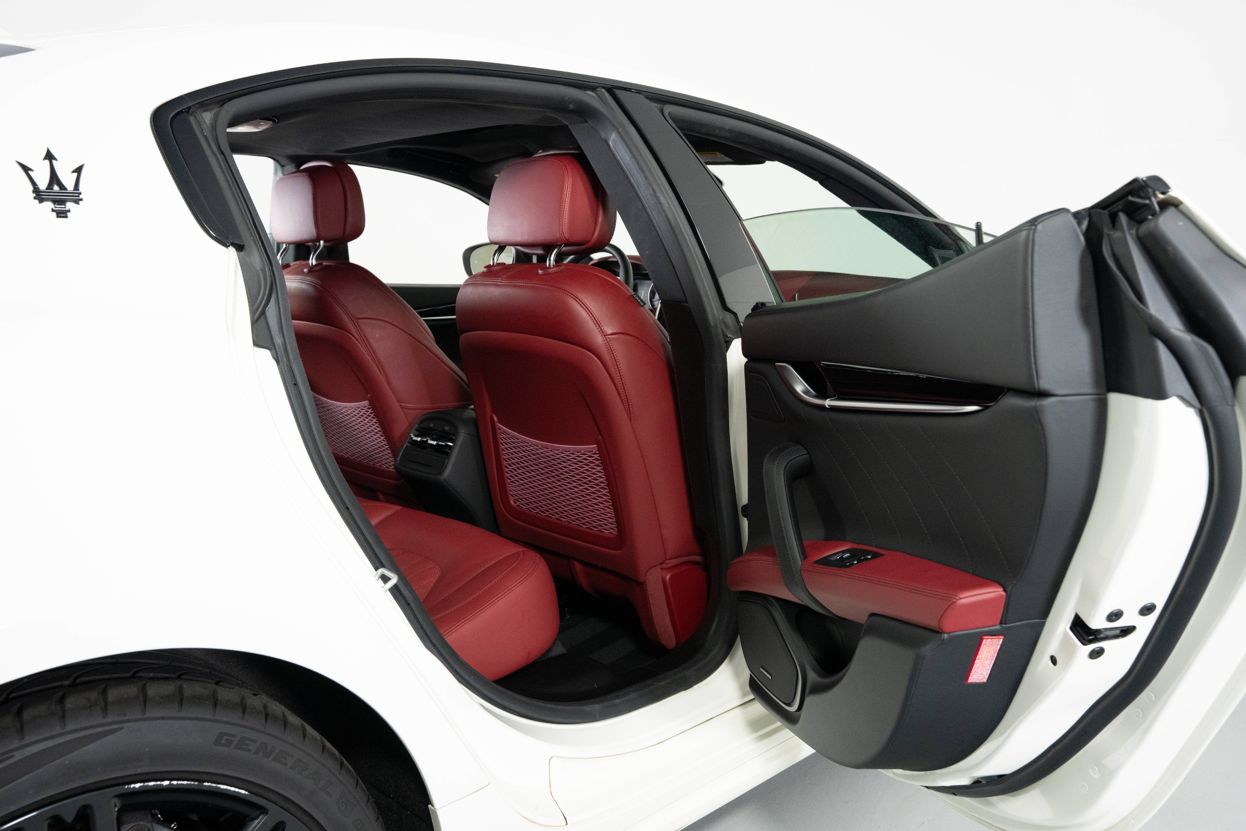 Used 2023 Bianco Maserati Modena Q4 image 31