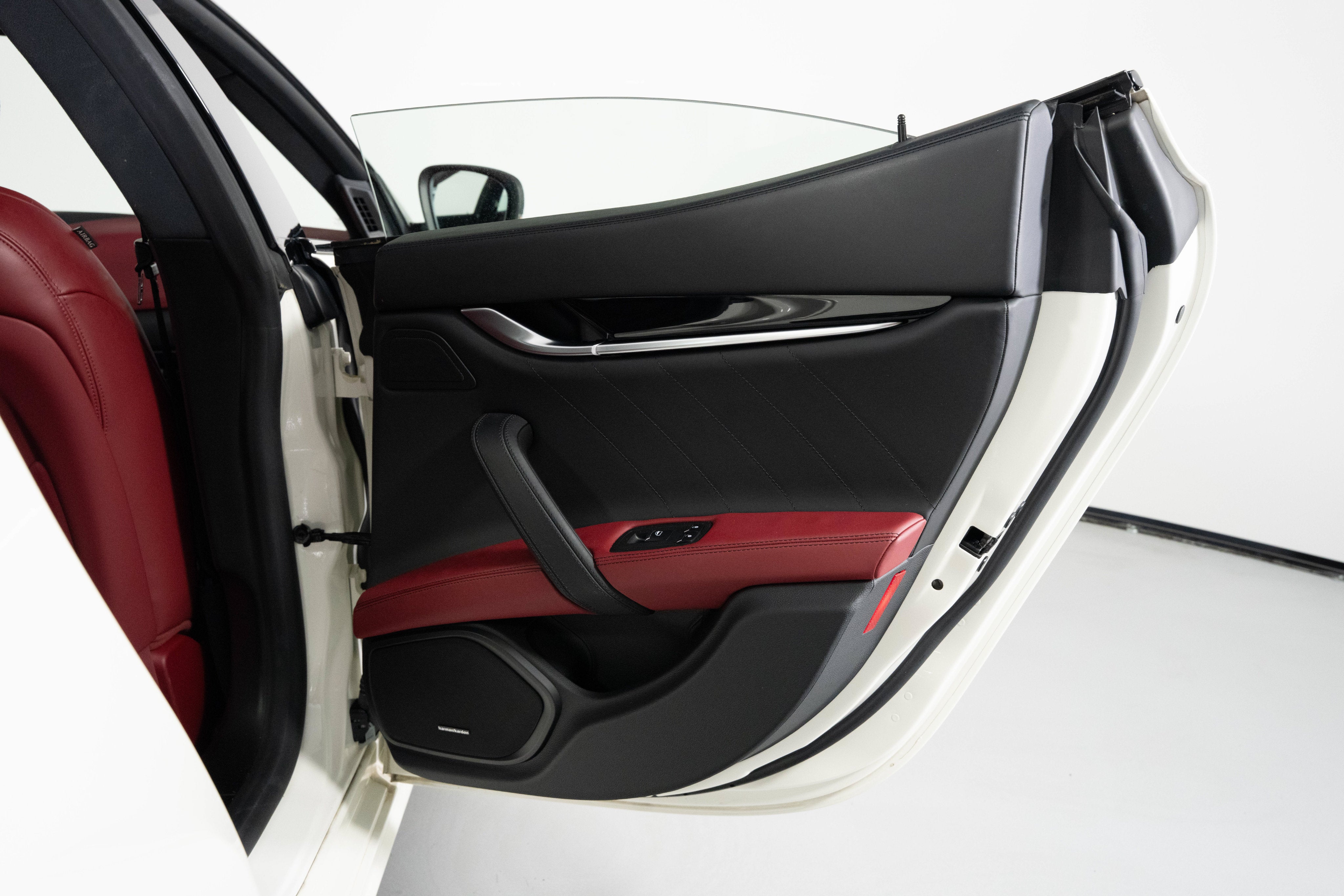 Used 2023 Bianco Maserati Modena Q4 image 32