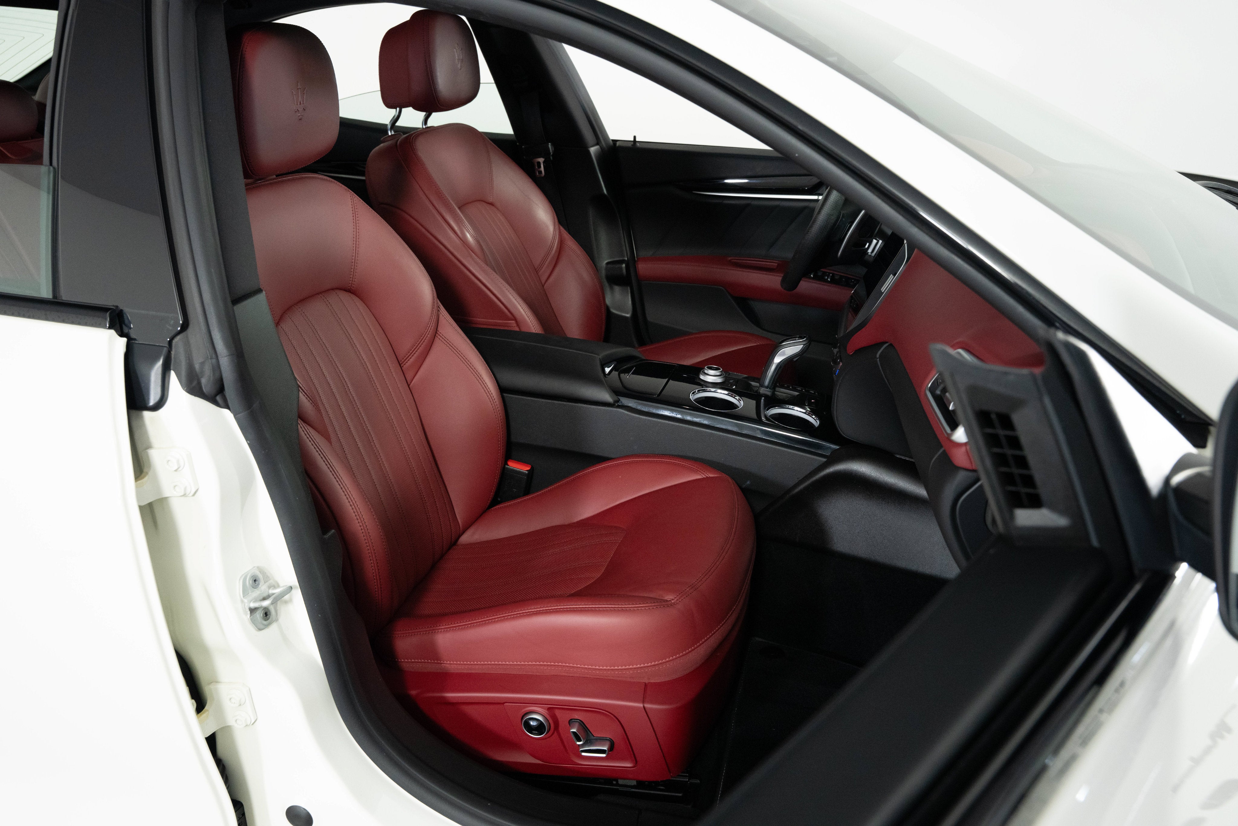 Used 2023 Bianco Maserati Modena Q4 image 39