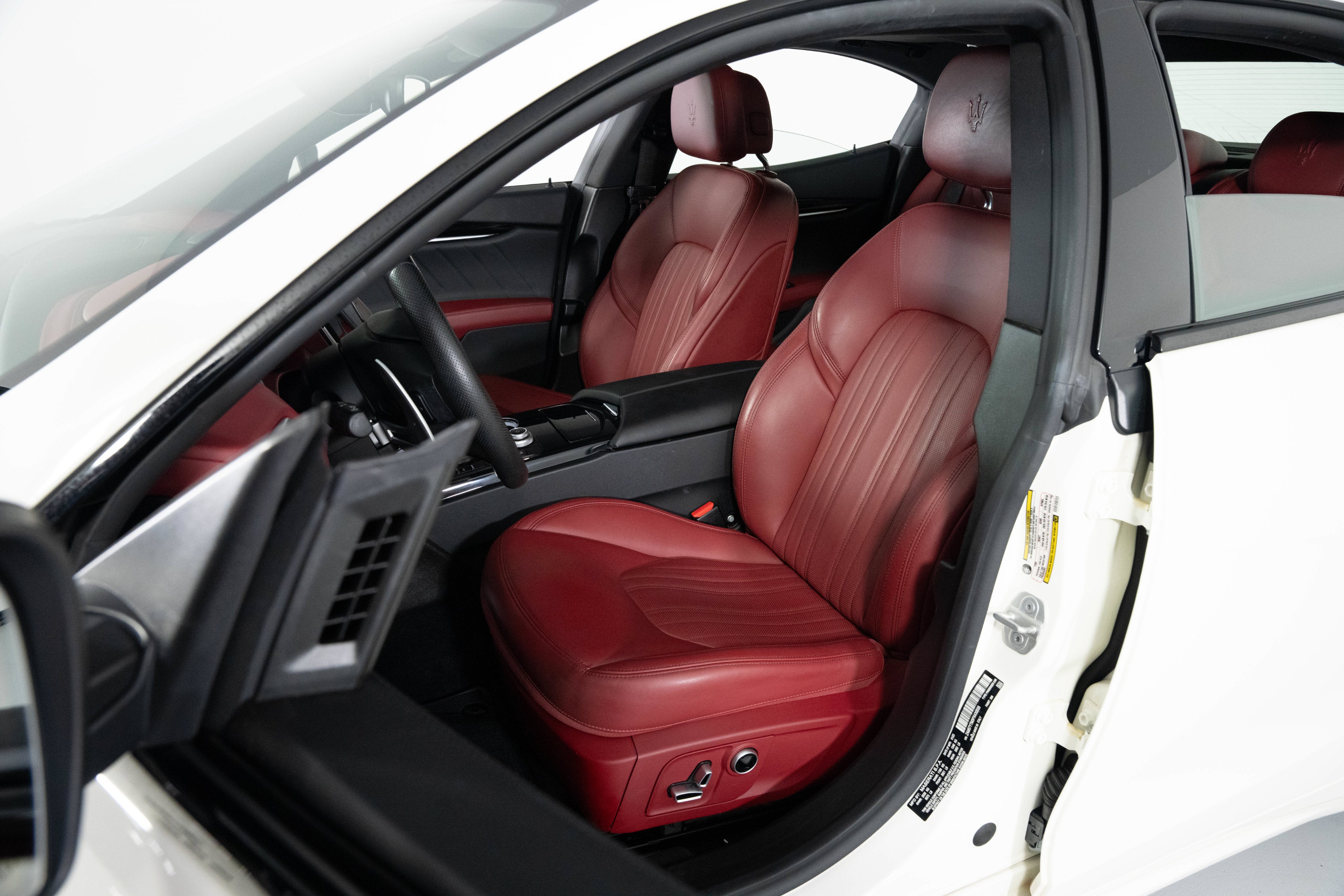 Used 2023 Bianco Maserati Modena Q4 image 41