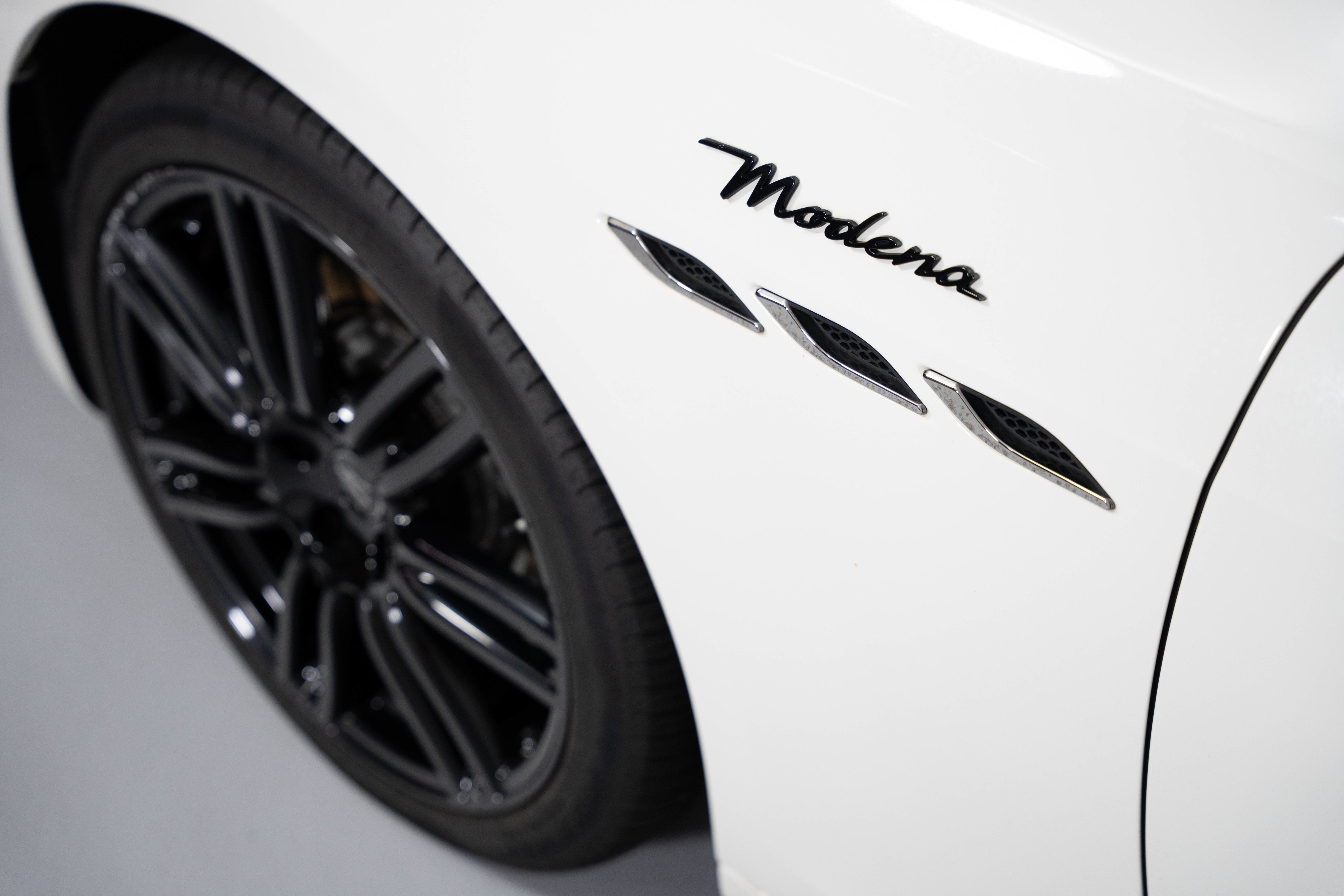 Used 2023 Bianco Maserati Modena Q4 image 45