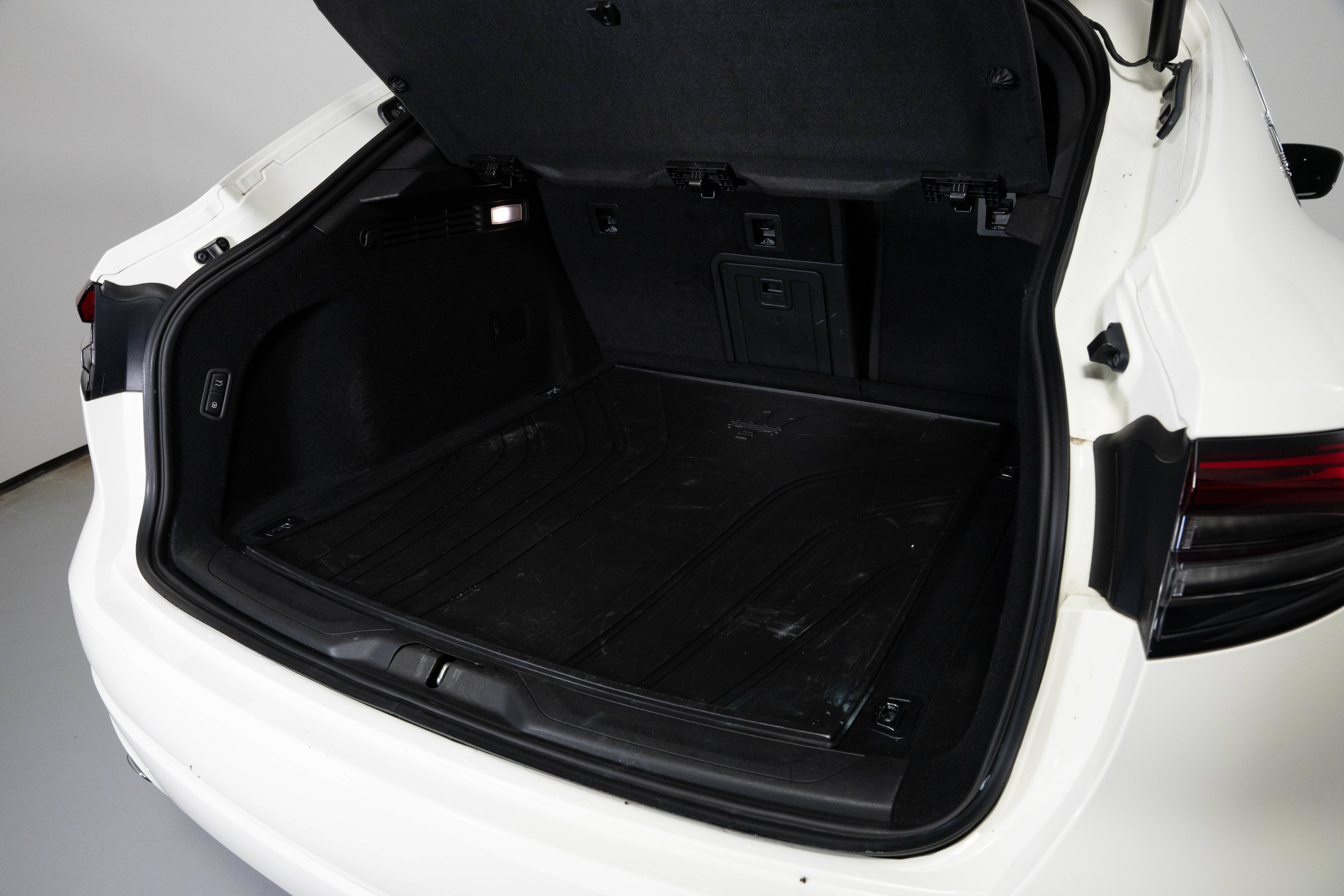 Used 2023 Bianco Maserati GT image 12