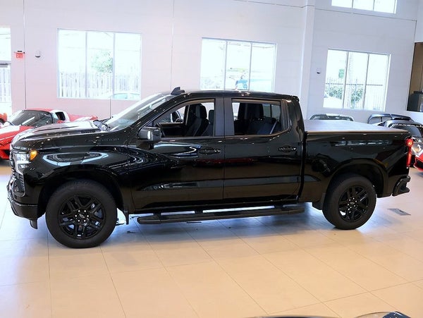 4WD Crew Cab 147" RST