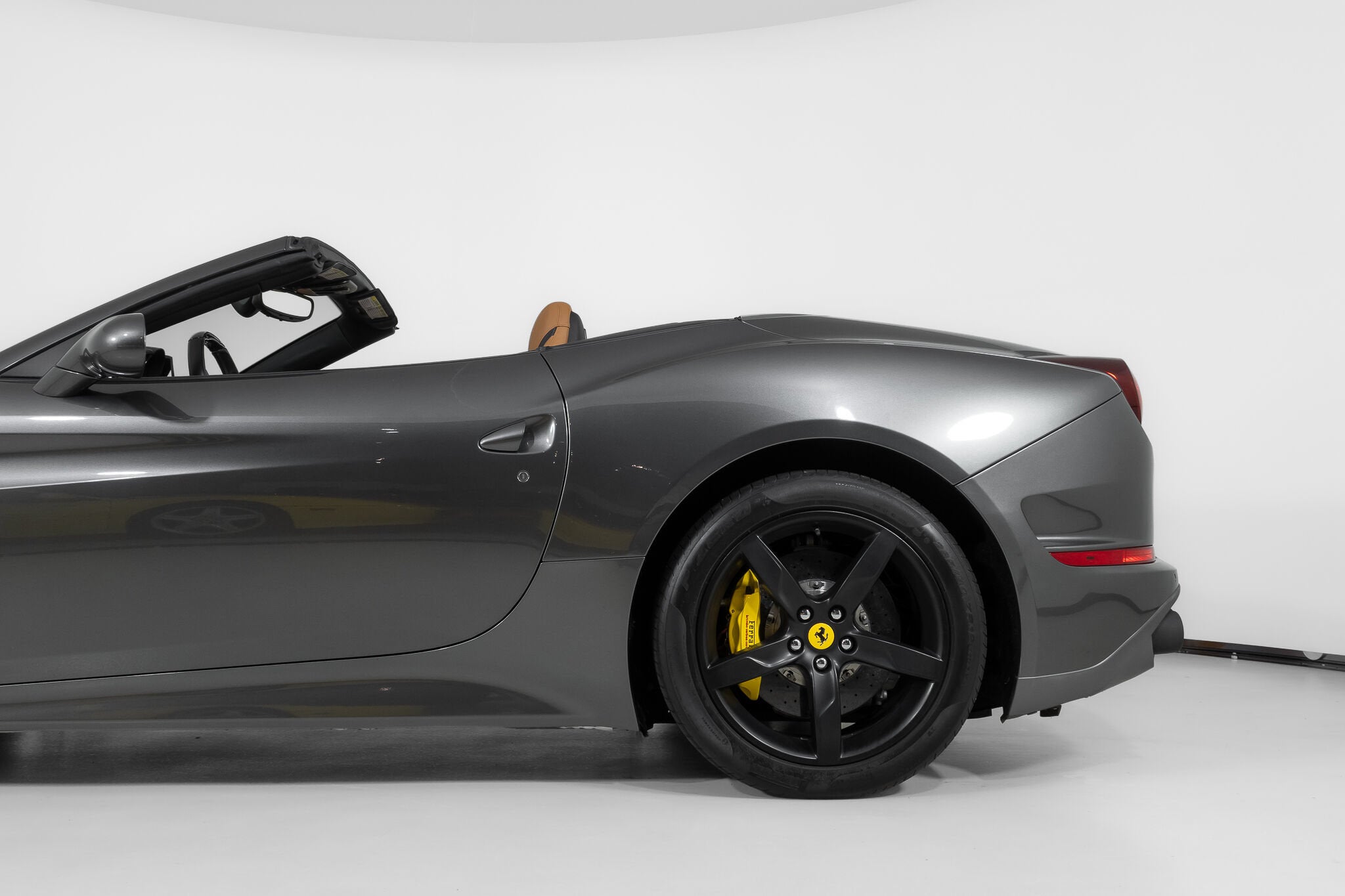 2016 Ferrari California T Base - Photo 16