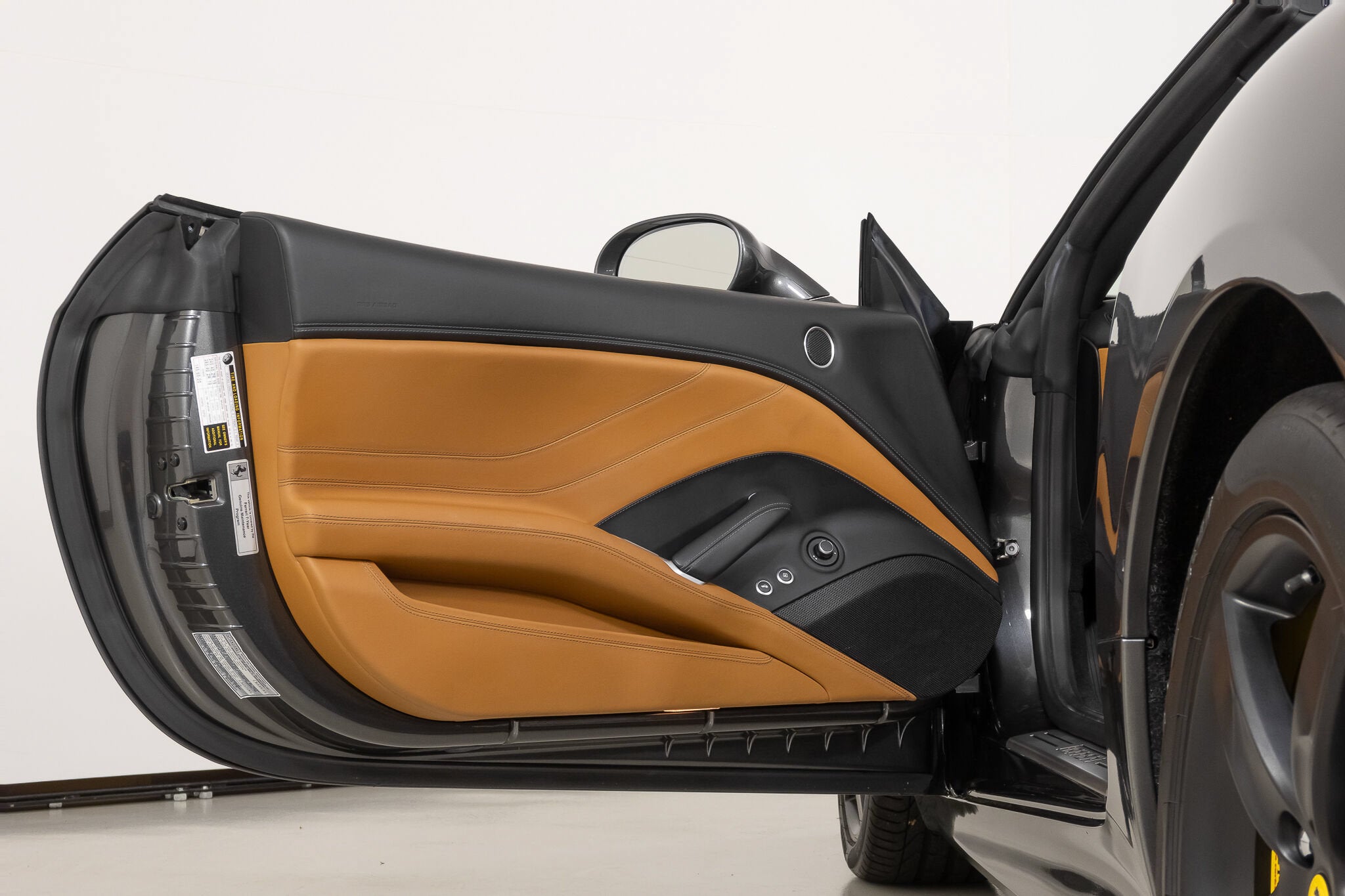 2016 Ferrari California T Base - Photo 32