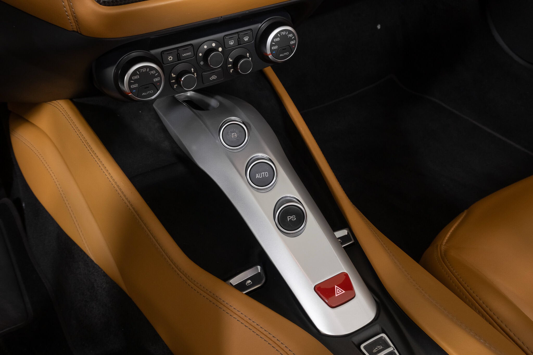 2016 Ferrari California T Base - Photo 40