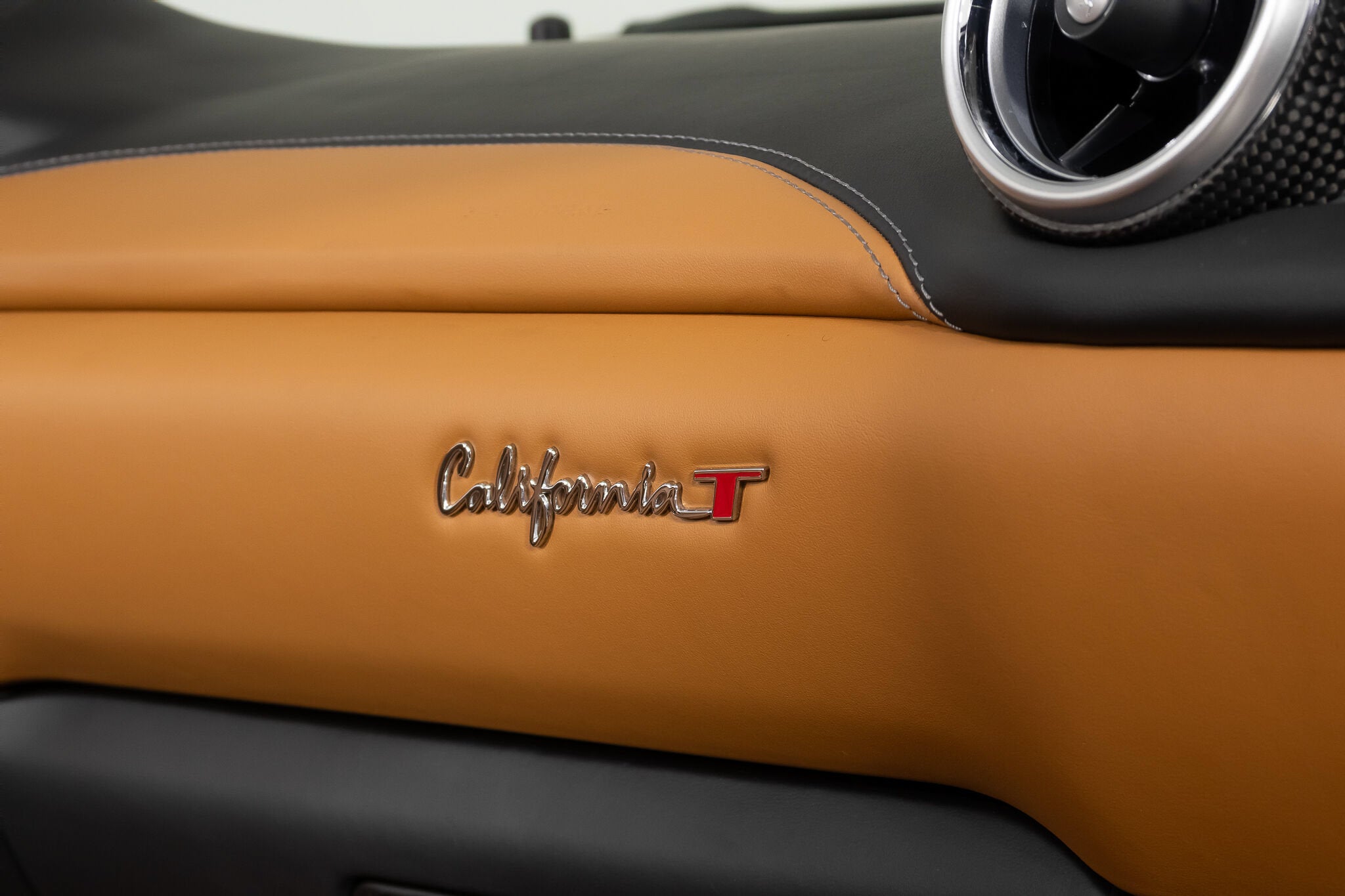 2016 Ferrari California T Base - Photo 44