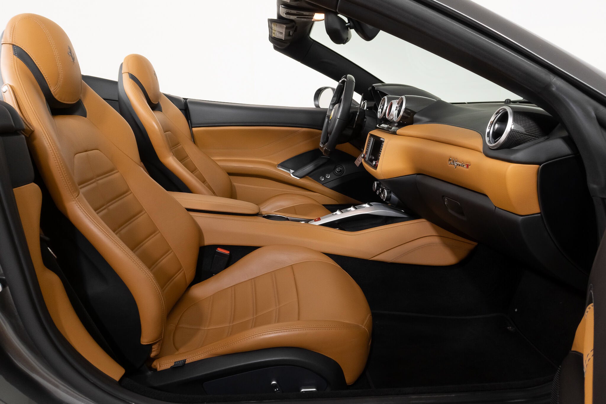 2016 Ferrari California T Base - Photo 45