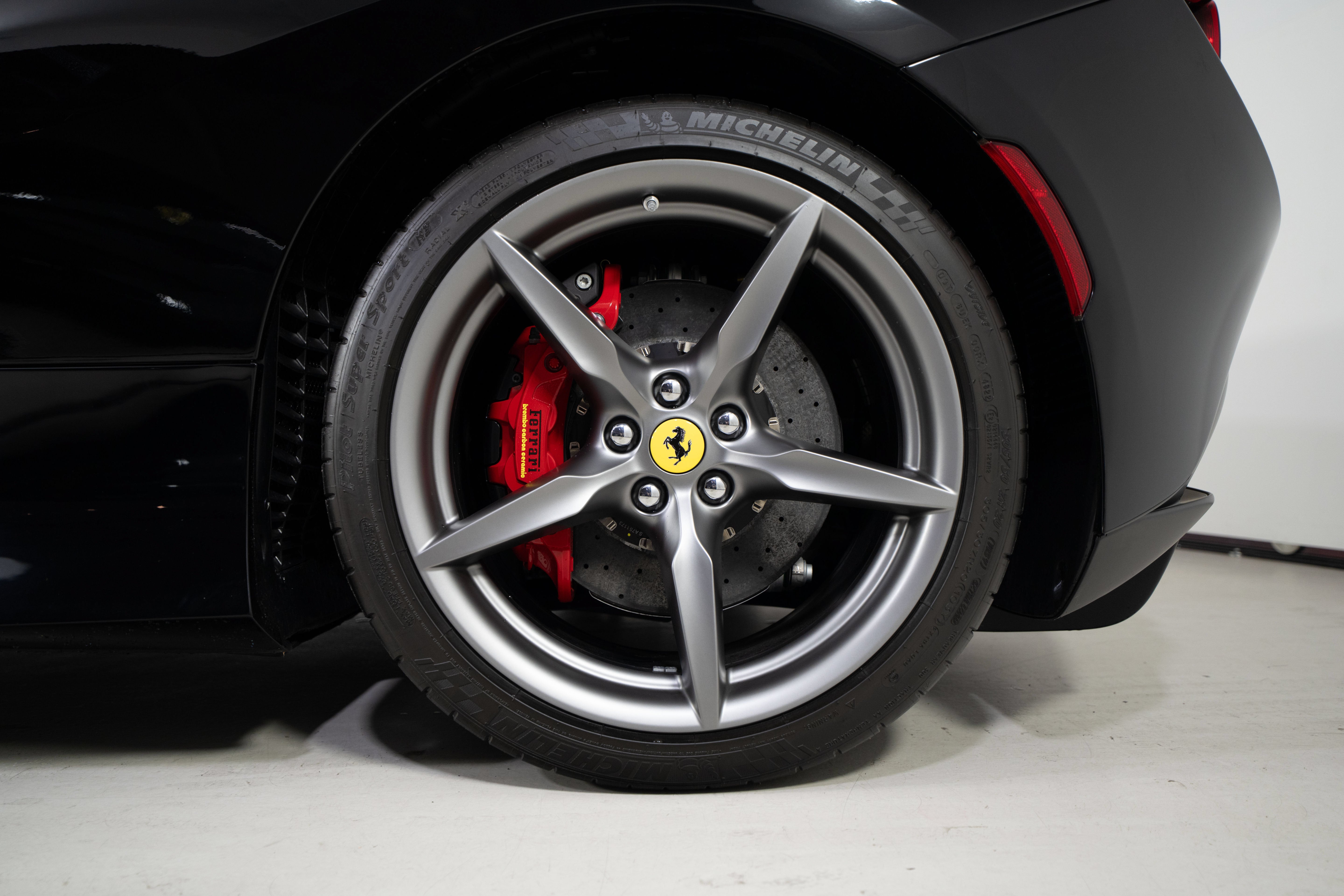 2023 Ferrari F8 Base - Photo 17