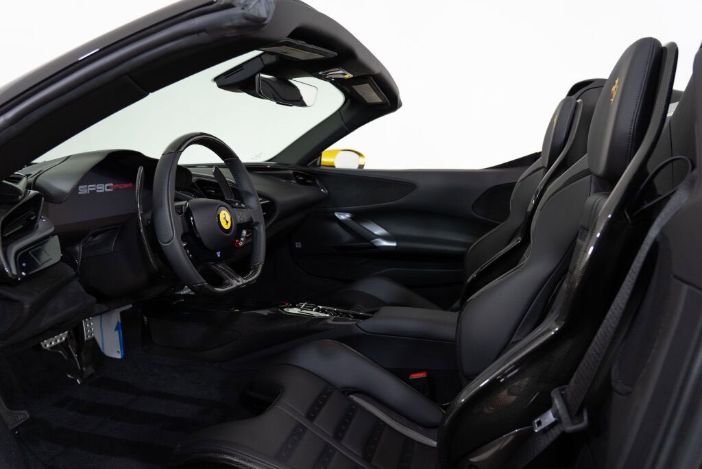 2022 Ferrari SF90 Base - Photo 6