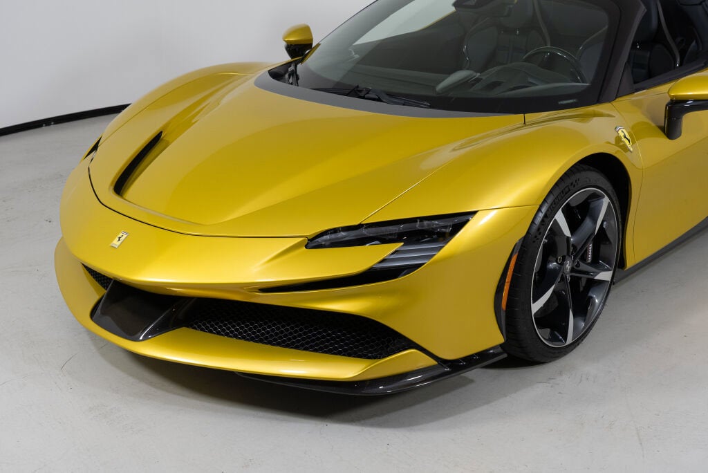 2022 Ferrari SF90 Base - Photo 22