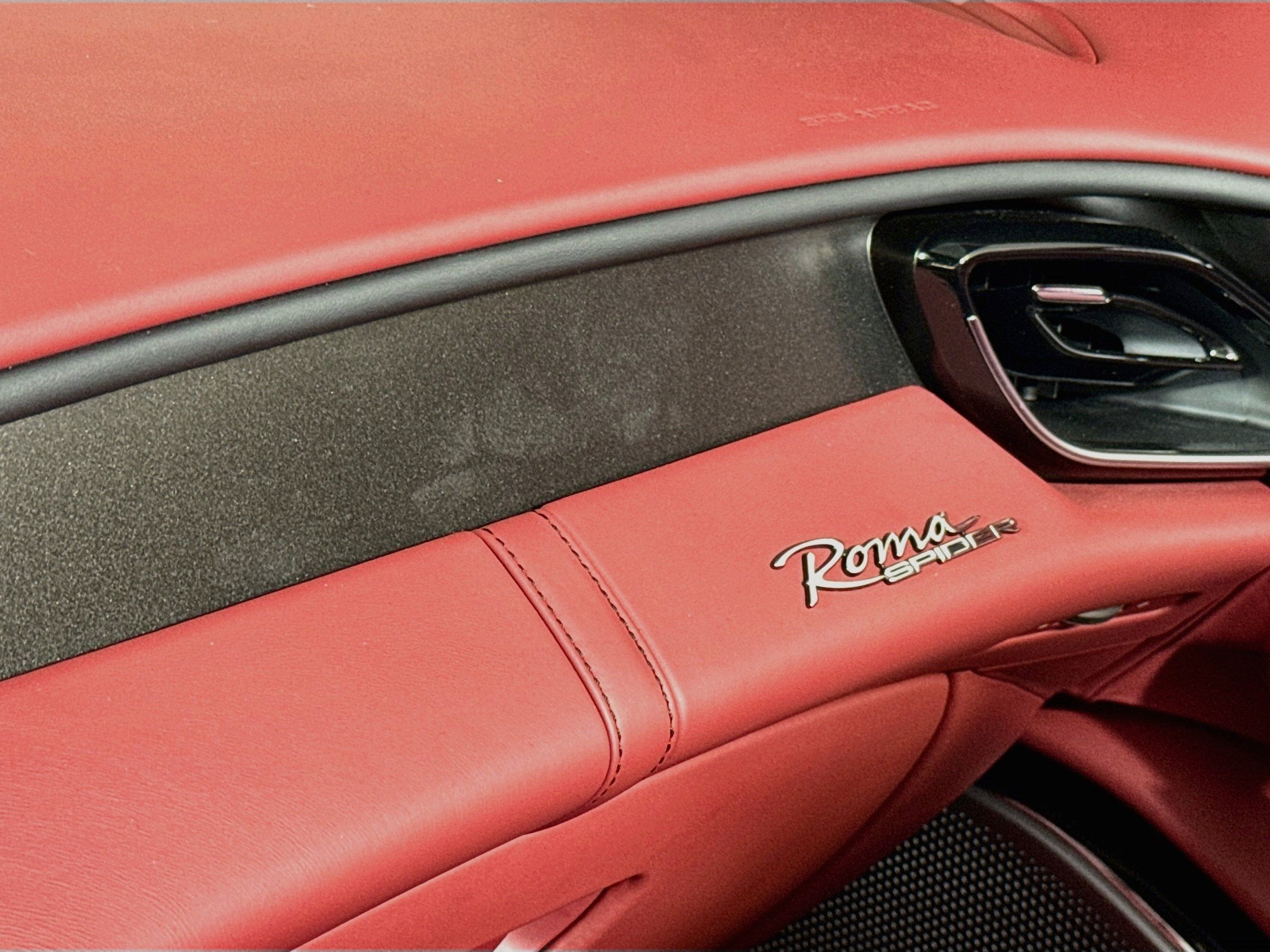 2026 Ferrari Amalfi Base - Photo 23