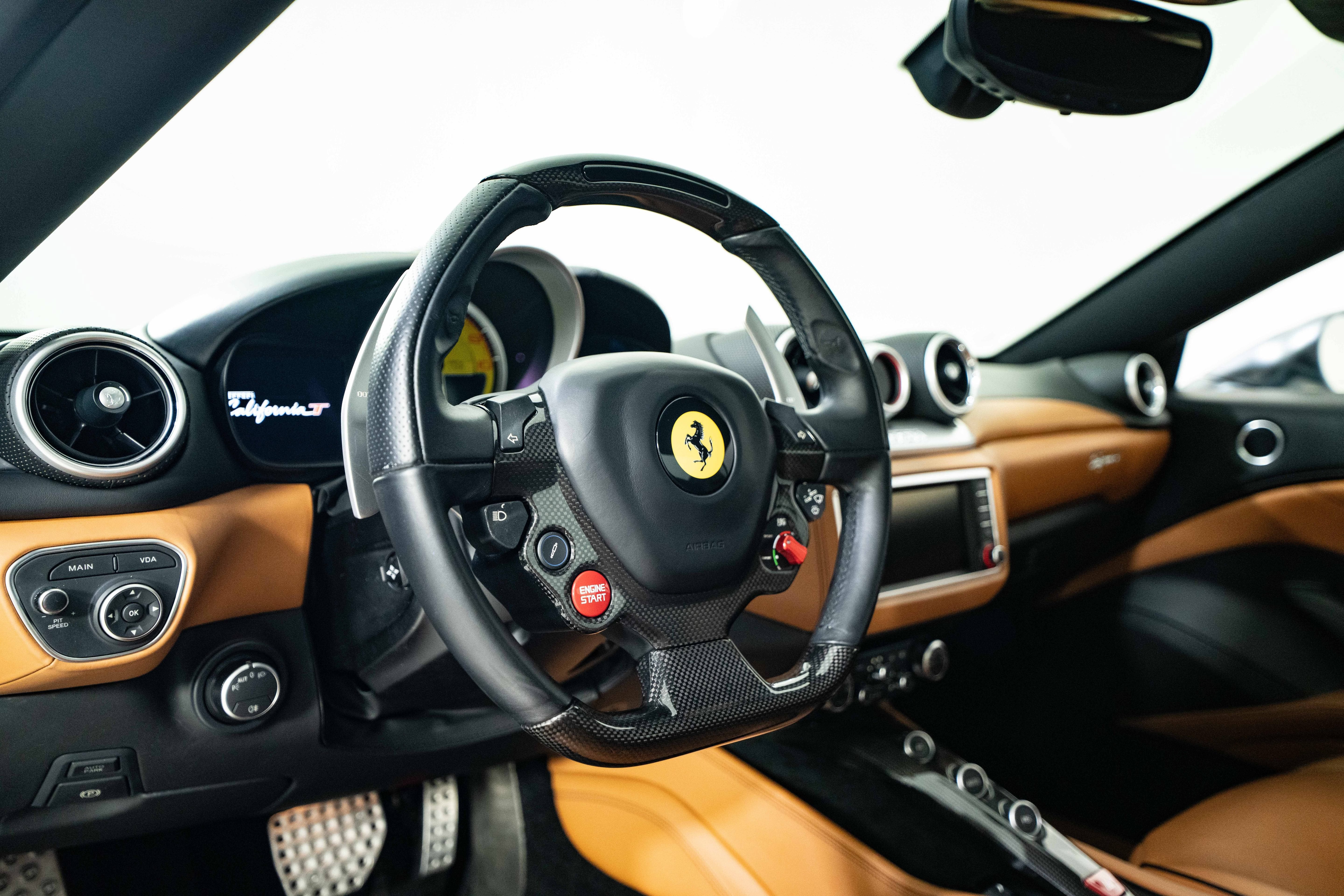2016 Ferrari California T Base - Photo 63