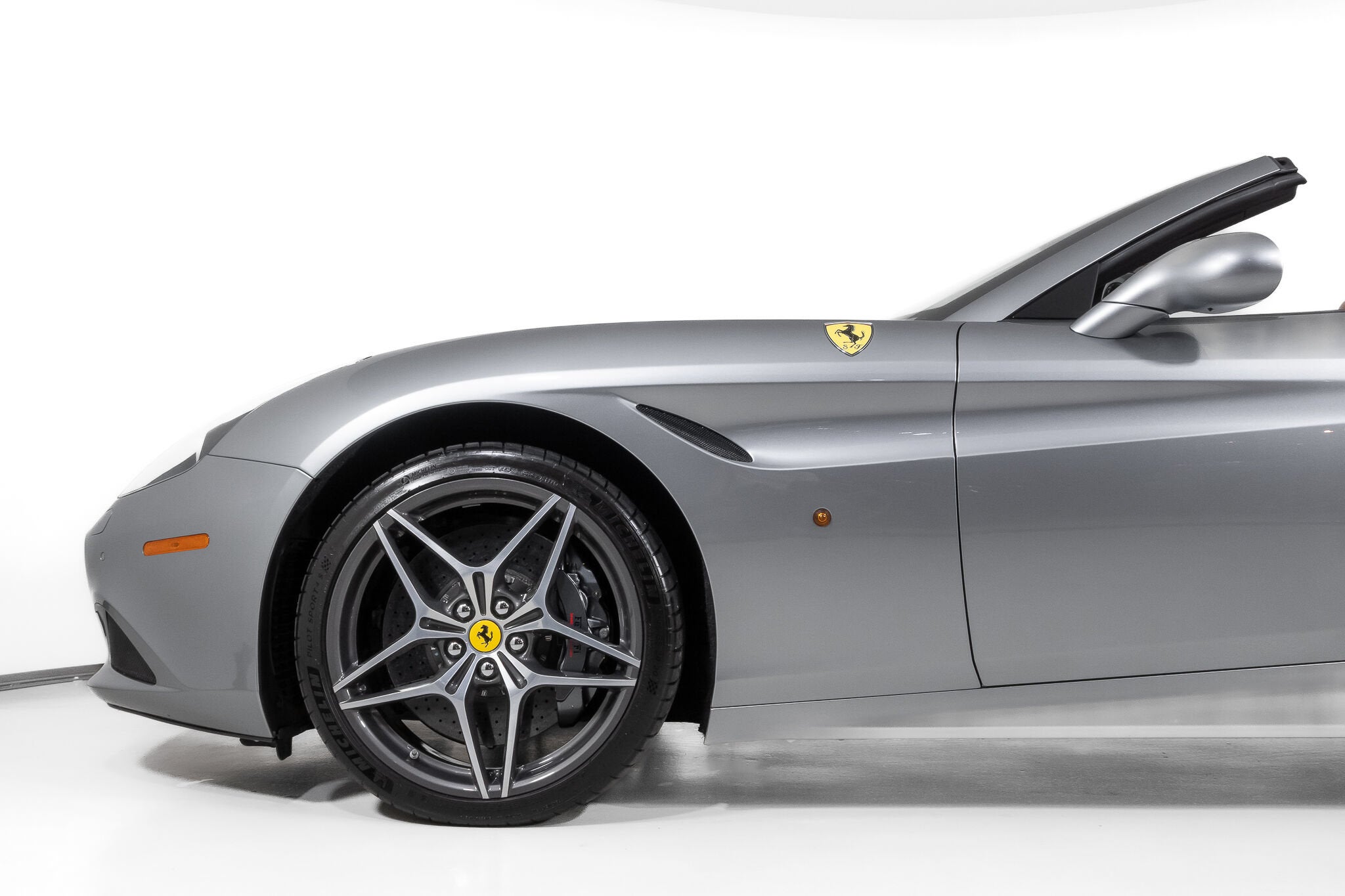 2016 Ferrari California T Base - Photo 14