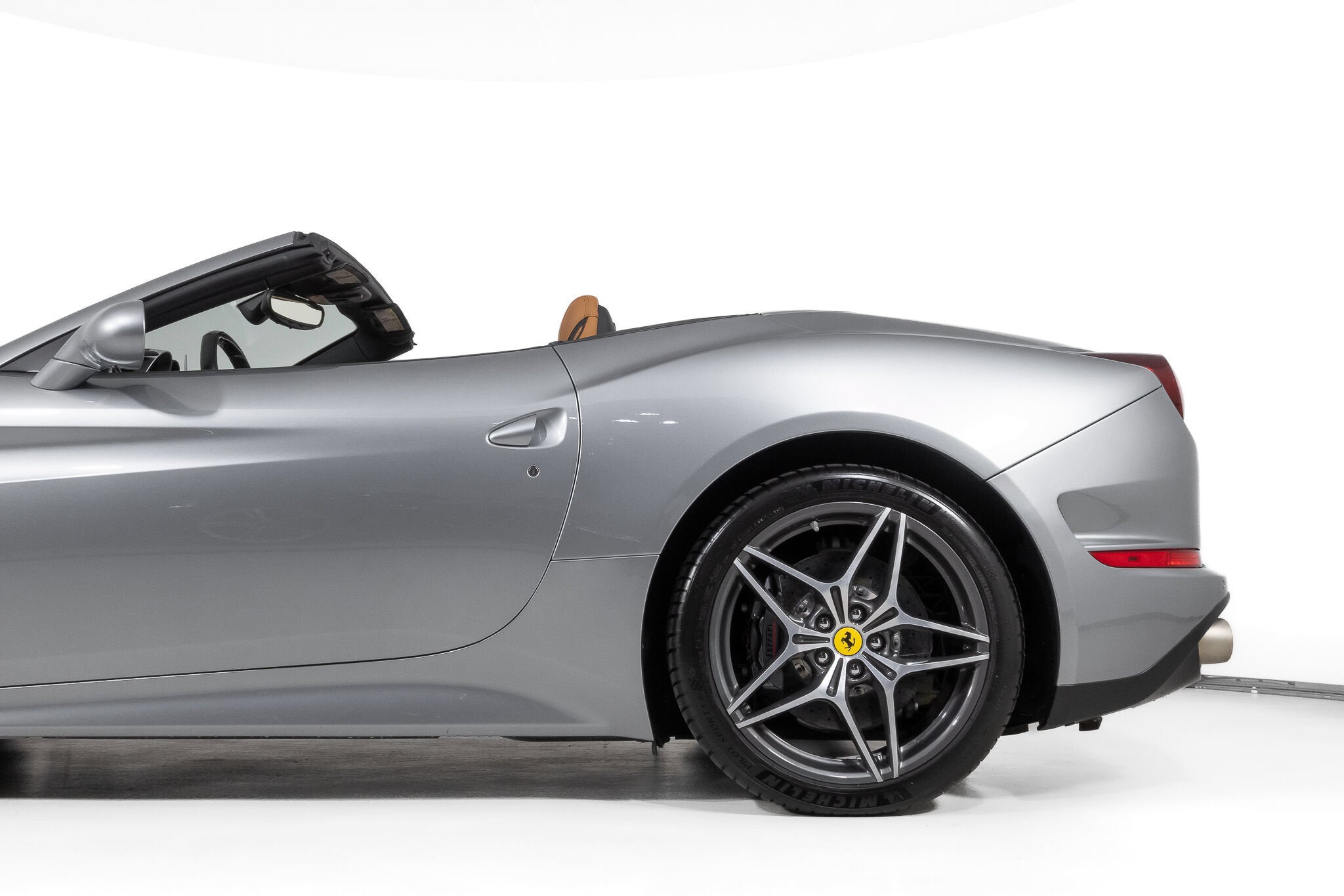 2016 Ferrari California T Base - Photo 15