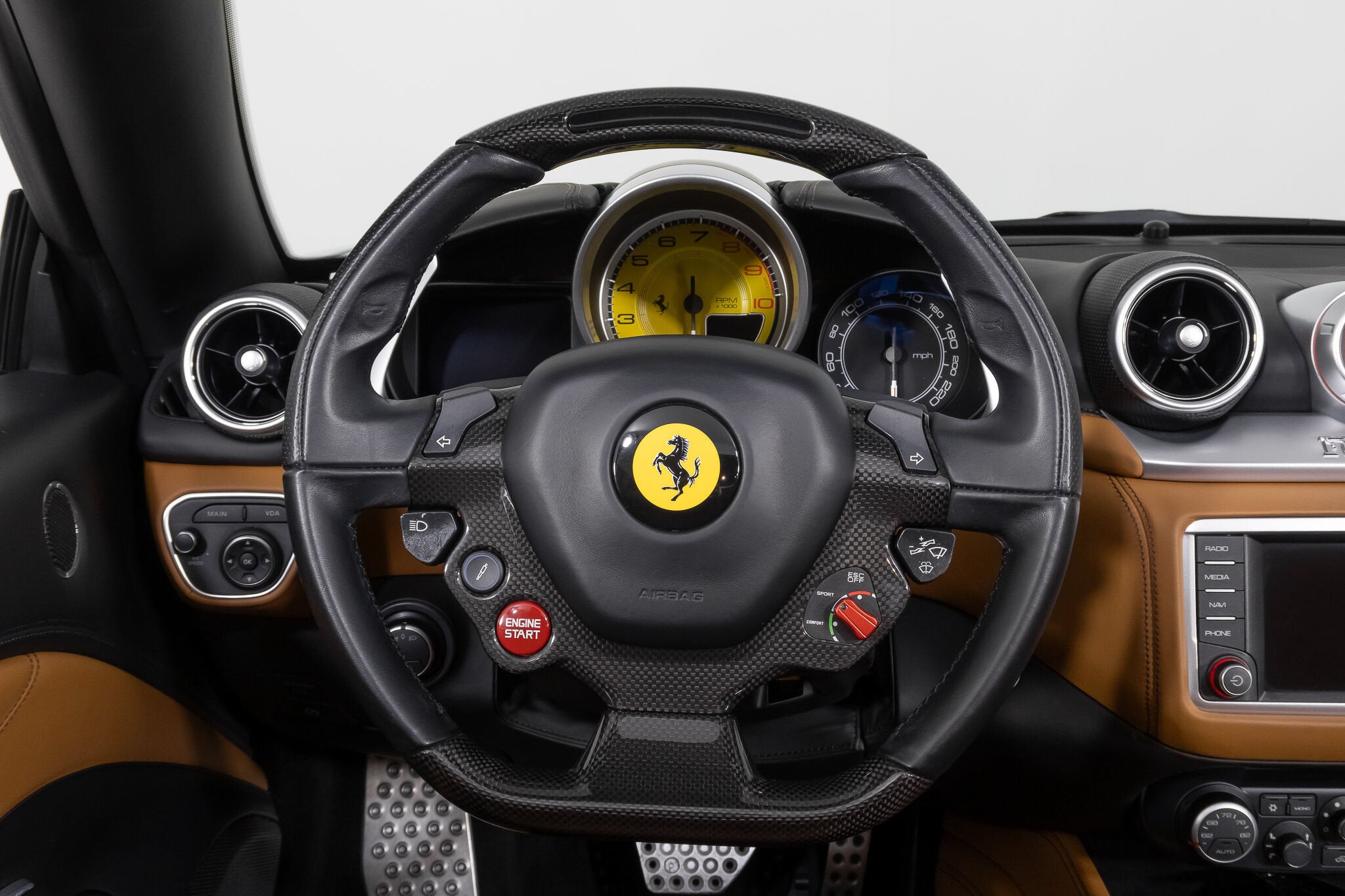 2016 Ferrari California T Base - Photo 30