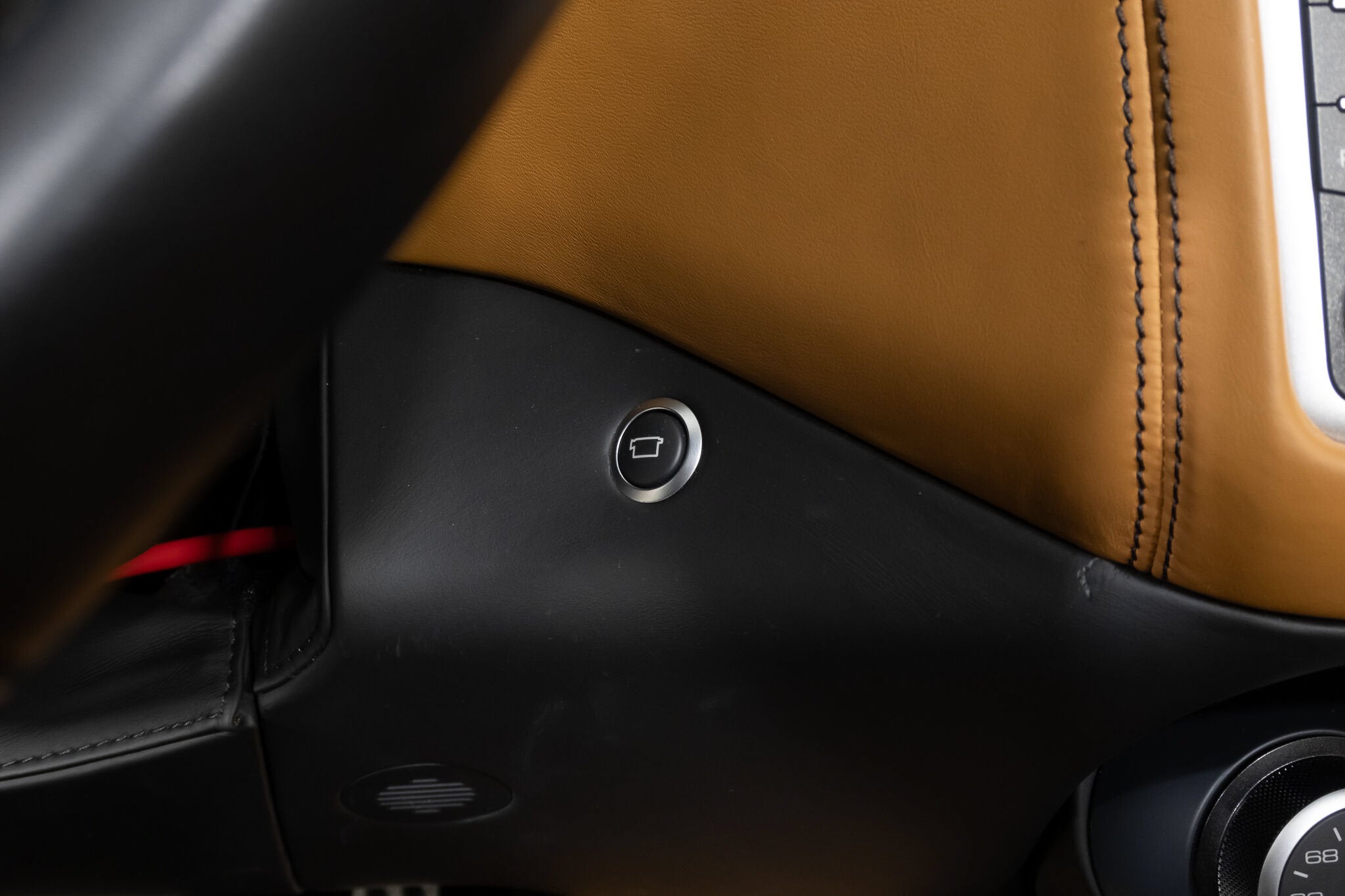2016 Ferrari California T Base - Photo 38