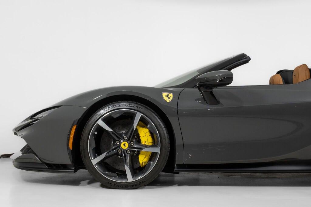 2023 Ferrari SF90 Base - Photo 9