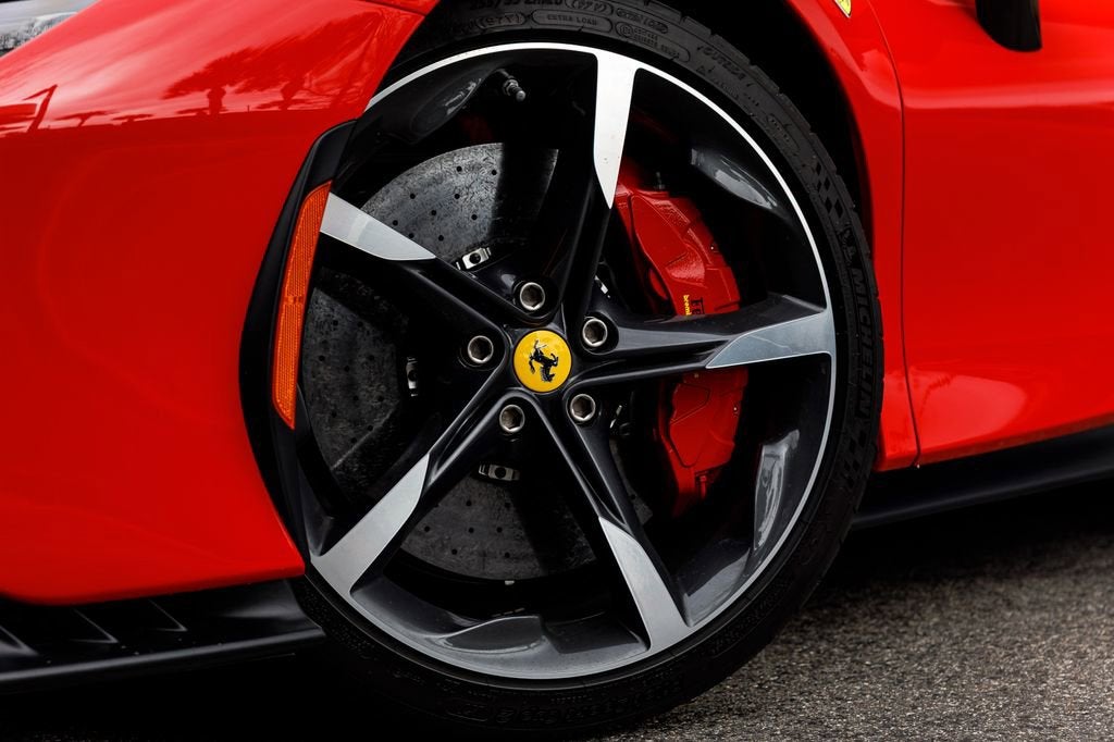 2021 Ferrari SF90 Base - Photo 9