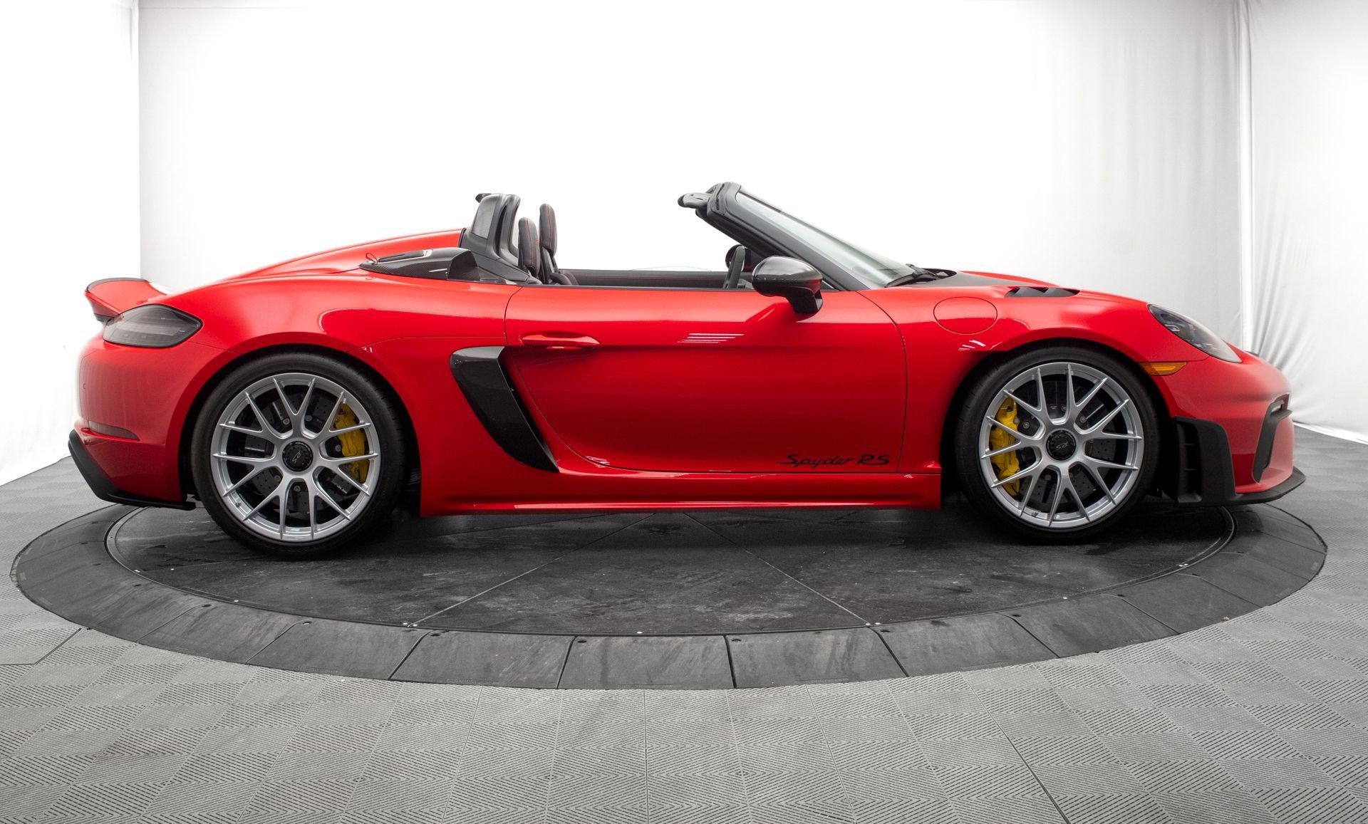 2025 Porsche 718 Spyder