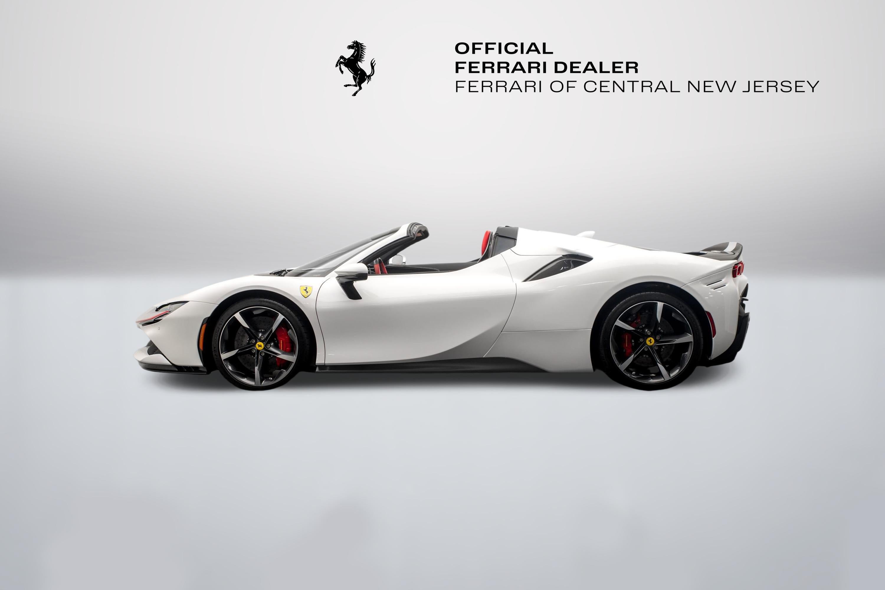 2022 Ferrari SF90 Base - Photo 6
