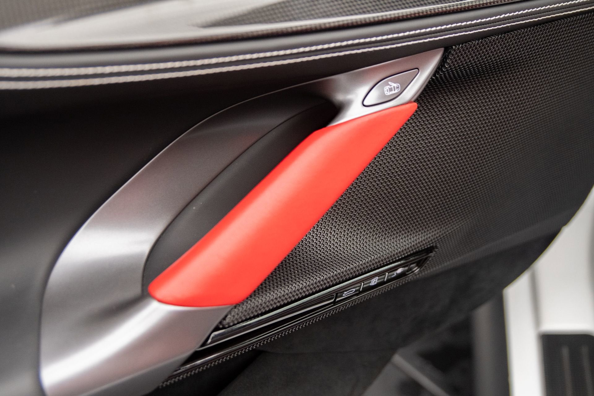 2022 Ferrari SF90 Base - Photo 28
