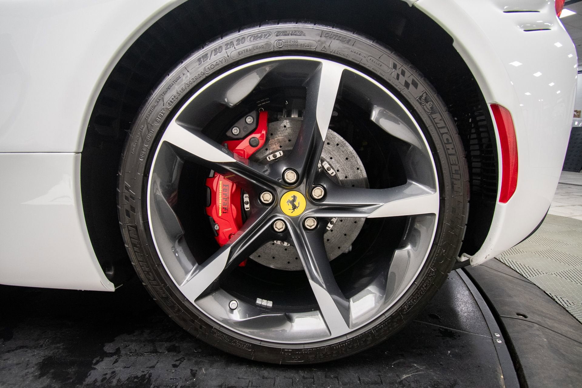 2022 Ferrari SF90 Base - Photo 51