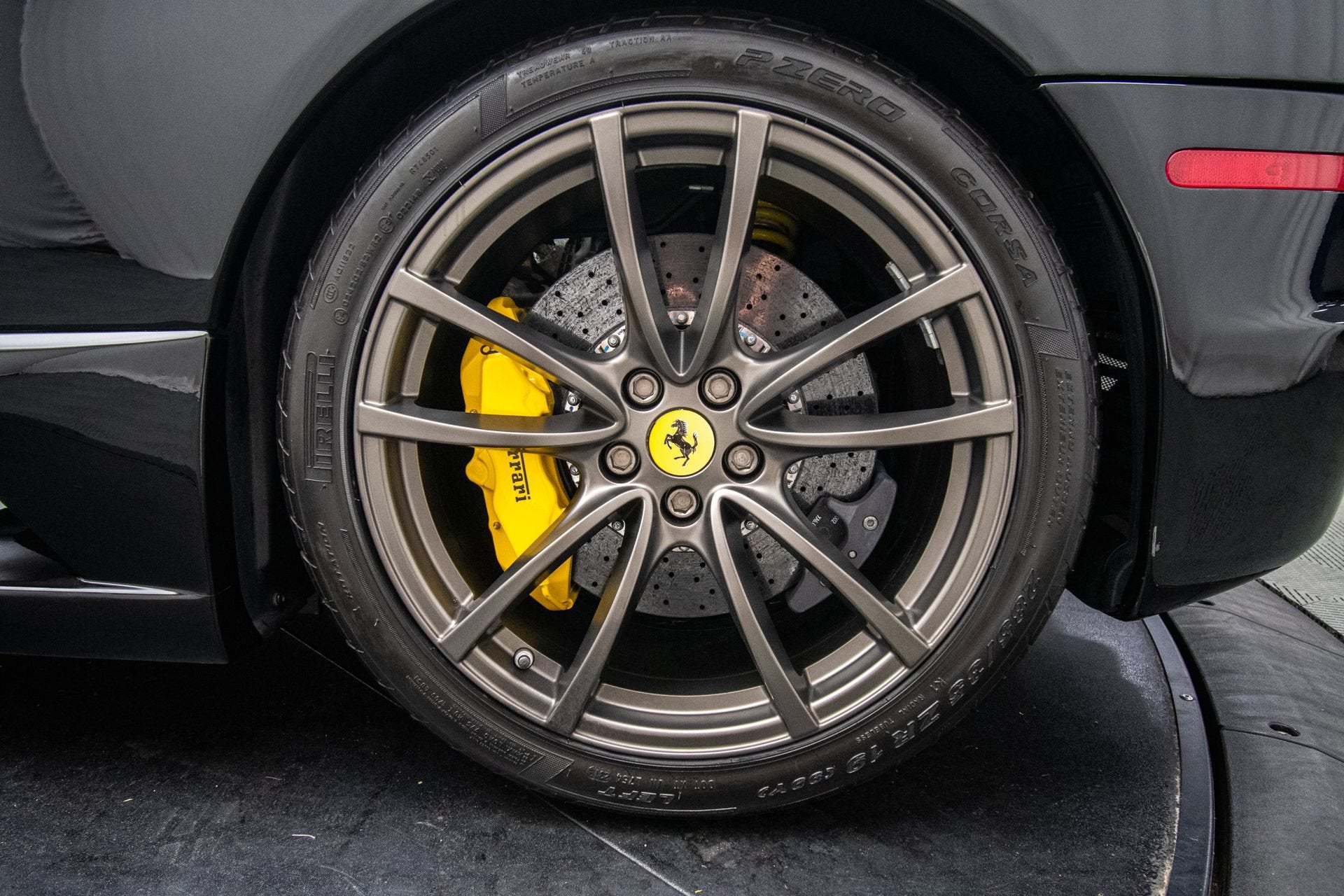 Ferrari-Scuderia-Spider-16M-ZFFKW66A090166575 - Ferrari of Central