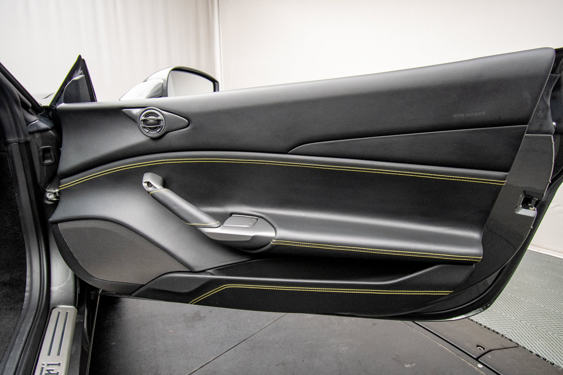 Ferrari-488-Spider-ZFF80AMA3H0225988 - Ferrari of Central New Jersey