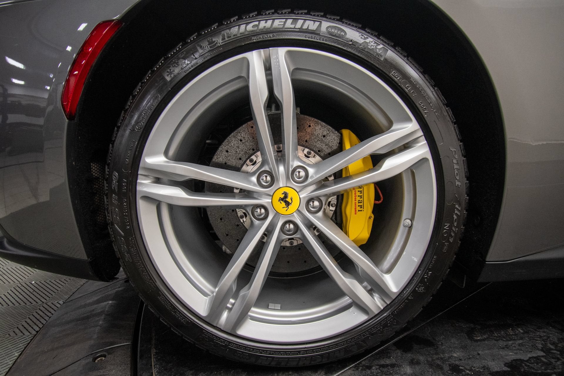 Ferrari-GTC4Lusso-ZFF82WNA4J0229799 - Ferrari of Central New Jersey