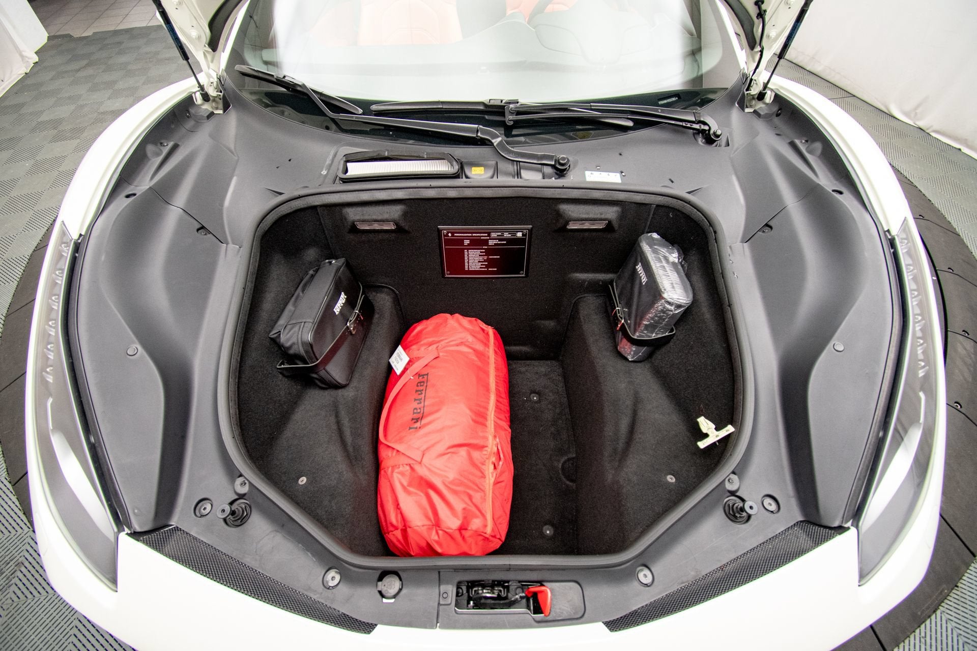 Ferrari-488-Spider-ZFF80AMA1K0237953 - Ferrari of Central New Jersey