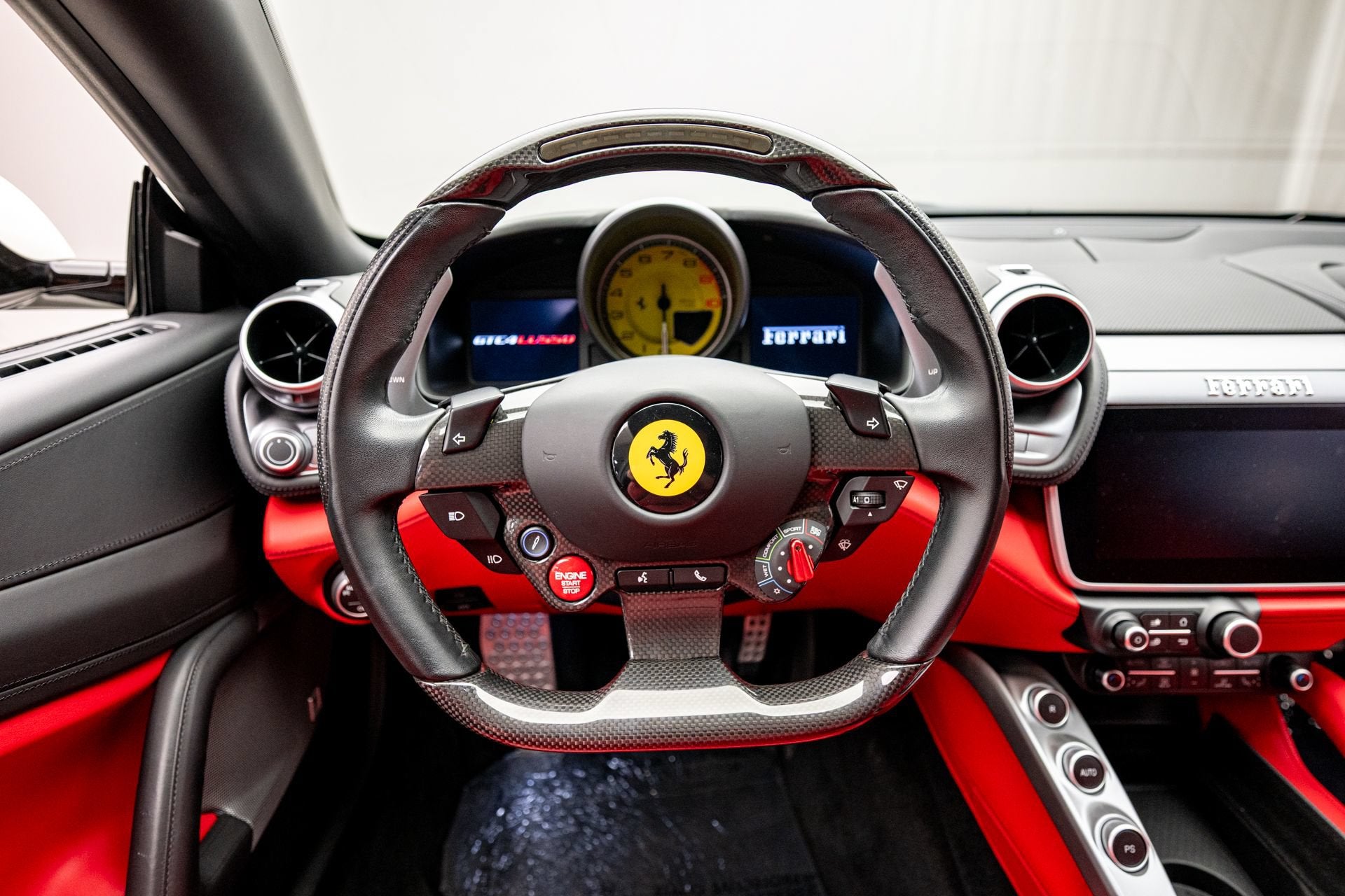 2019 Ferrari GTC4Lusso Base - Photo 11