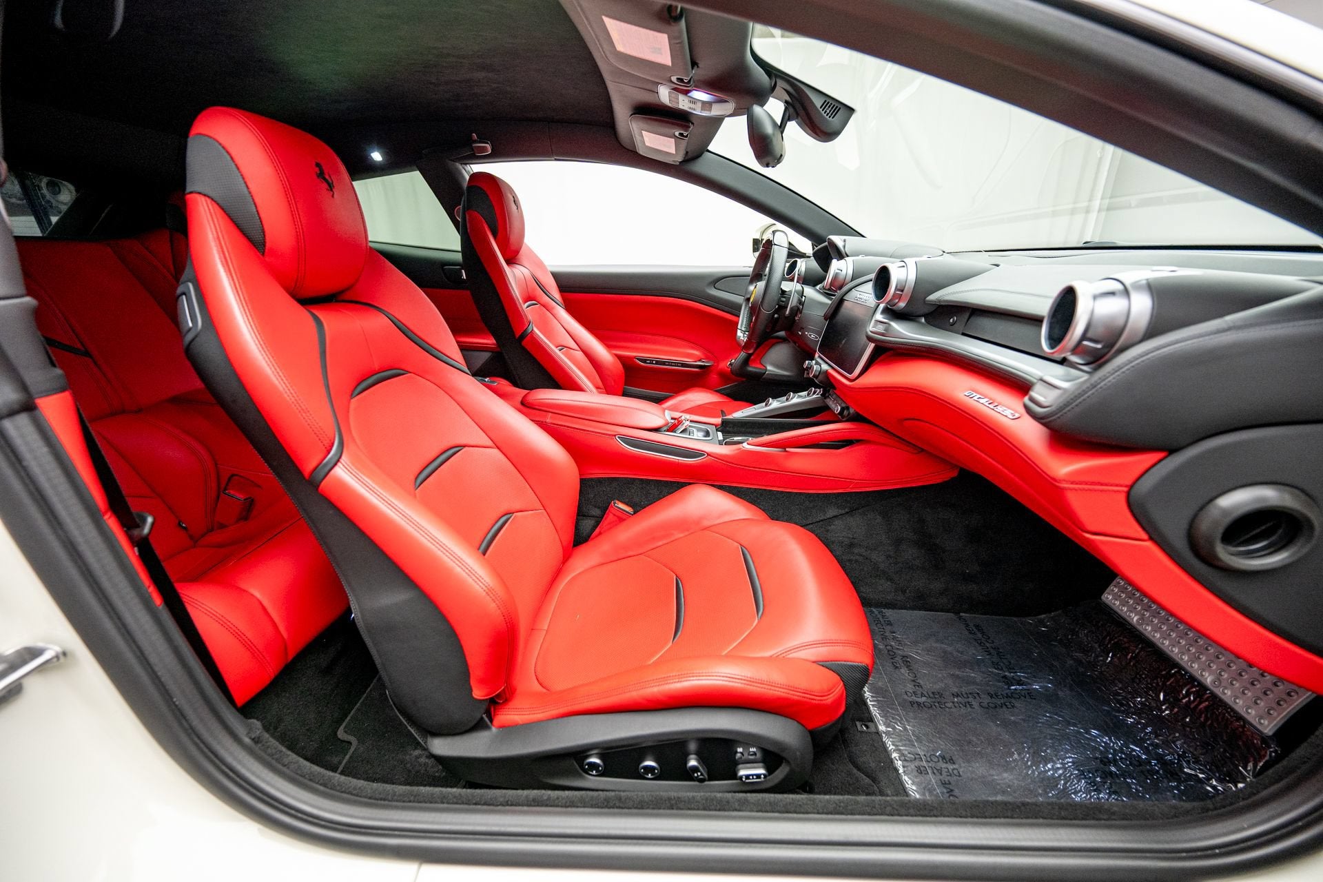 2019 Ferrari GTC4Lusso Base - Photo 14