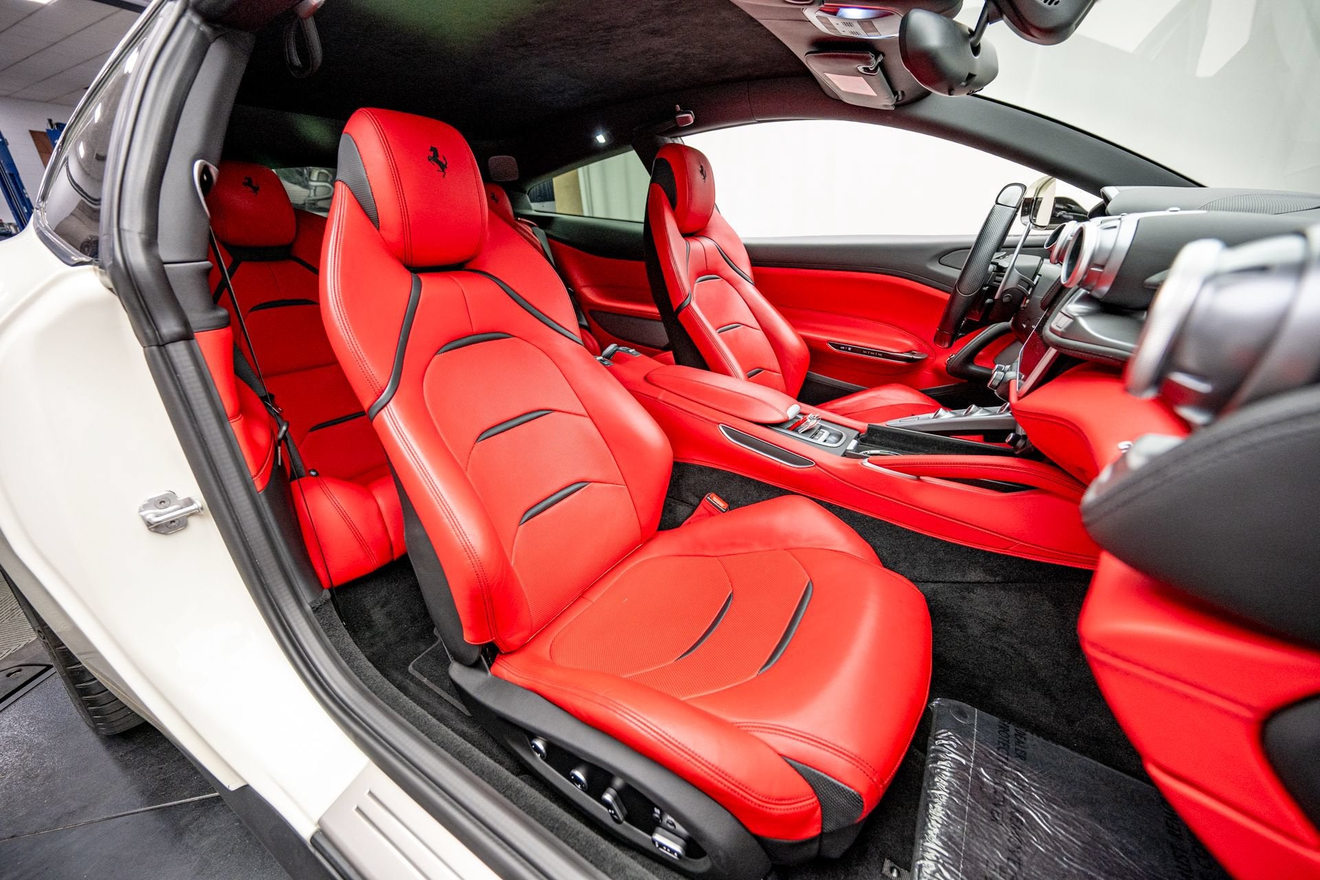 2019 Ferrari GTC4Lusso Base - Photo 15