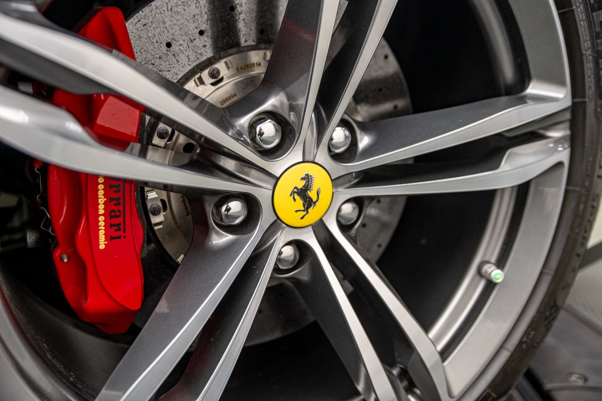 2019 Ferrari GTC4Lusso Base - Photo 34