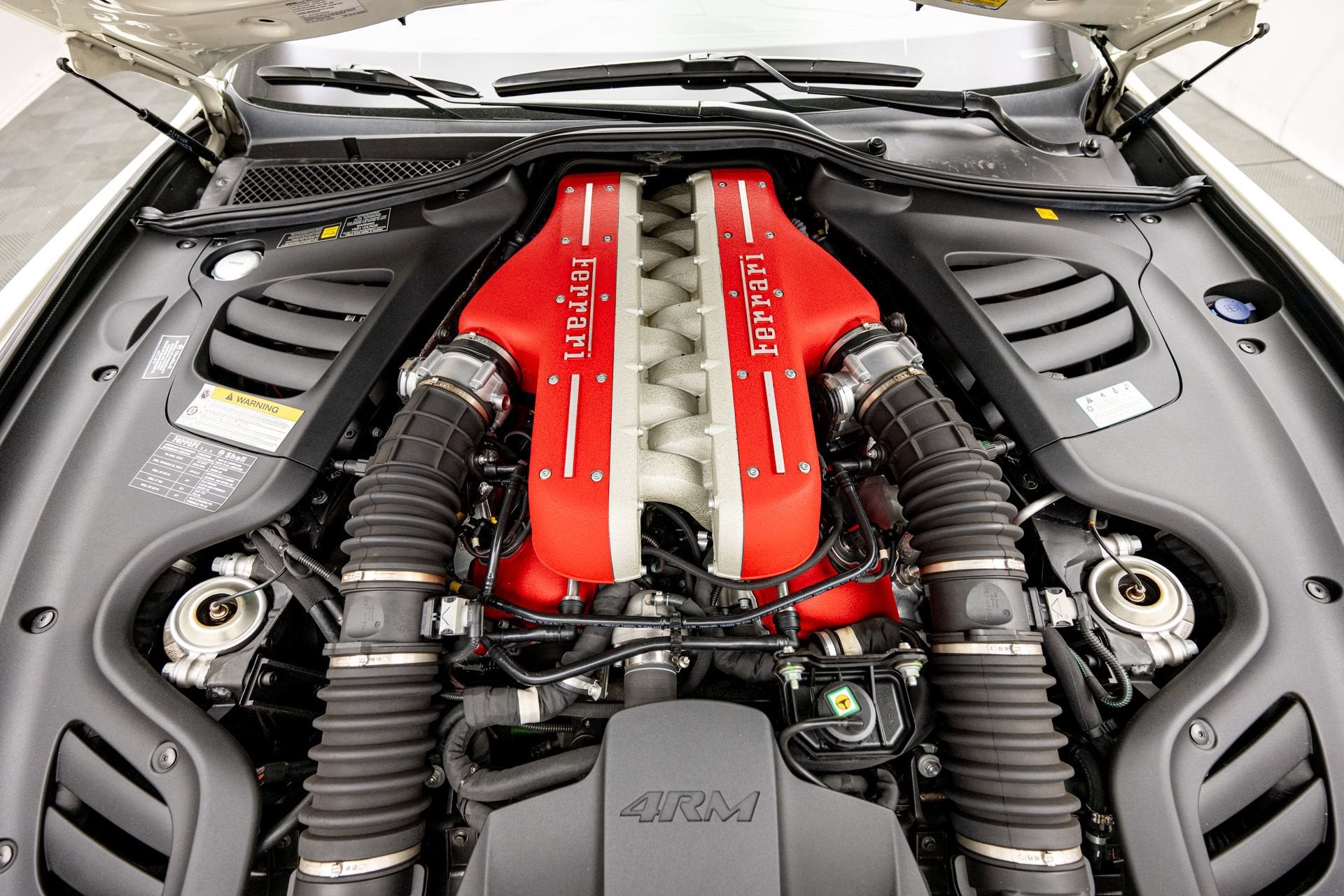 2019 Ferrari GTC4Lusso Base - Photo 37